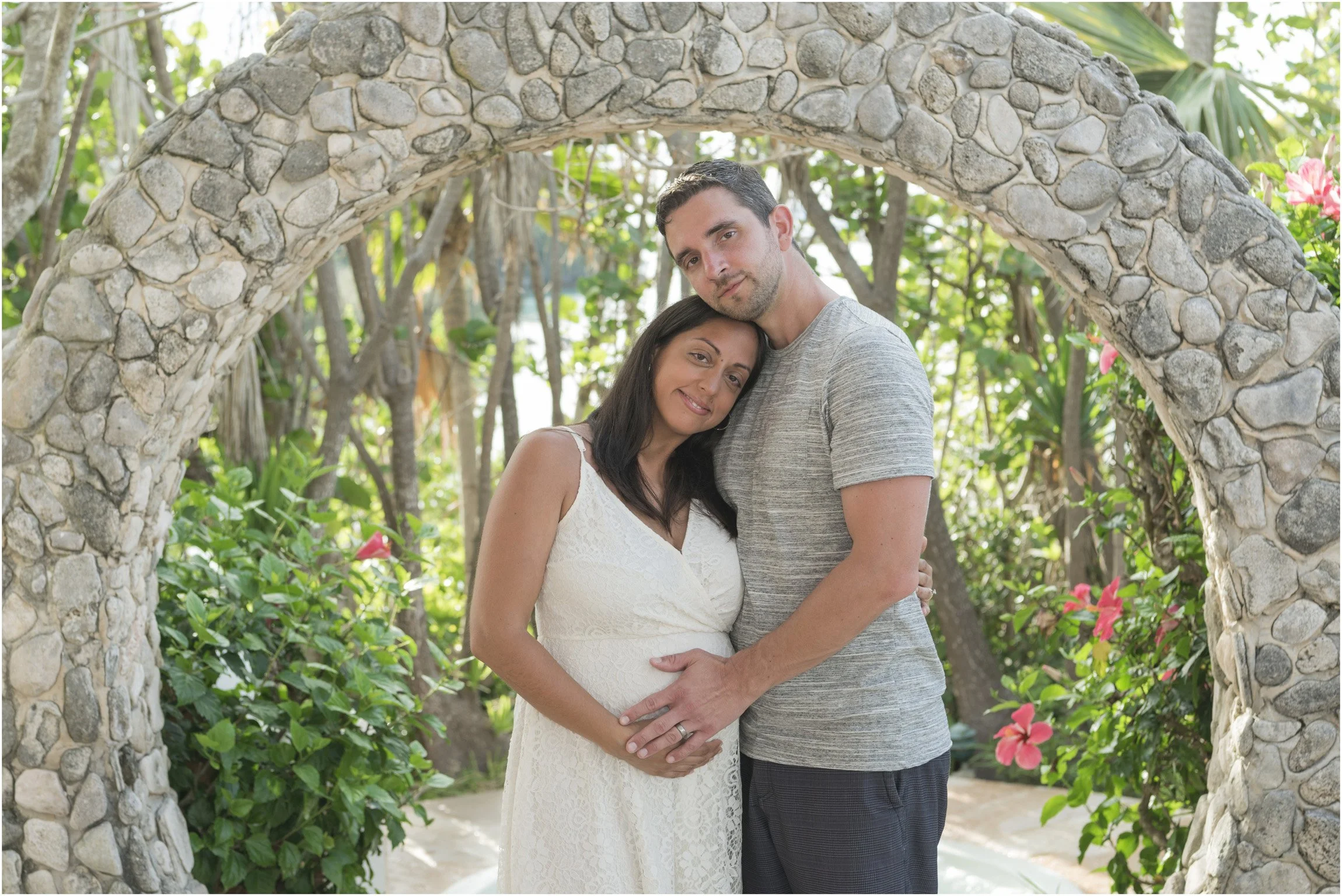 Maternity: Melisa &amp; Benjamin - Grotto Bay &amp; Private Beach, Bermuda