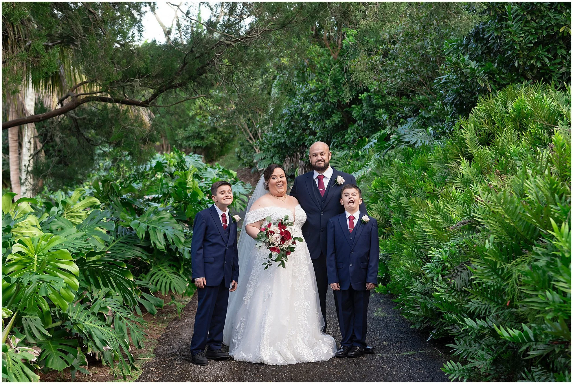 Wedding+Photos+at+Palm+Grove+Garden+Bermuda_©FianderFoto_015.jpg