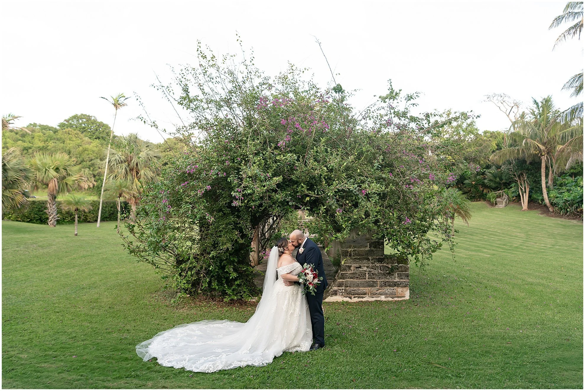 Wedding+Photos+at+Palm+Grove+Garden+Bermuda_©FianderFoto_004.jpg