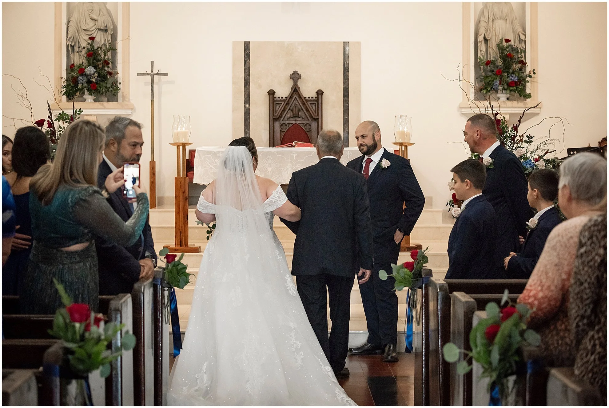 Saint+Theresa's+Cathedral+Bermuda+Wedding_©FianderFoto_003.jpg