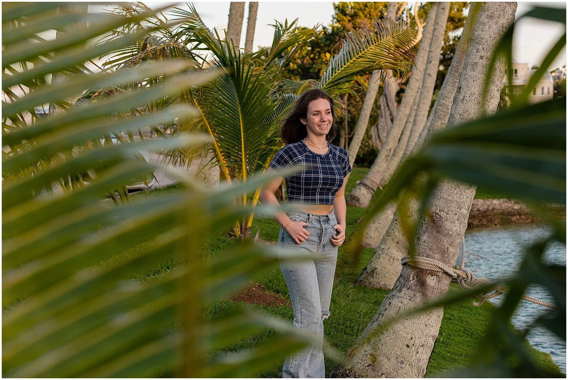 Senior Portrait Bermuda_Flatts Village in Bermuda_©Fiander Foto_009.jpg