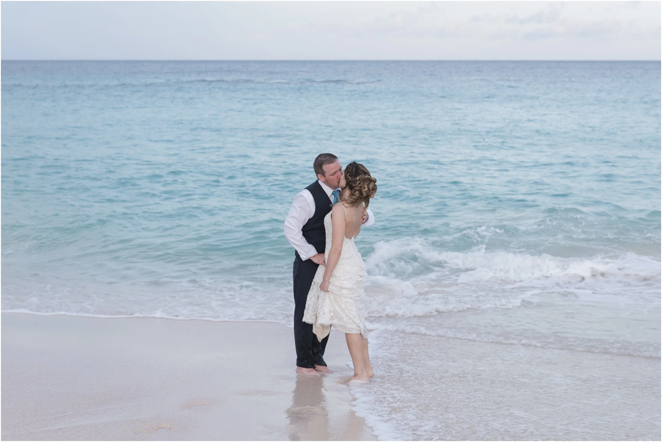 Elopement: John &amp; Brianna - Jobson's Cove, Bermuda