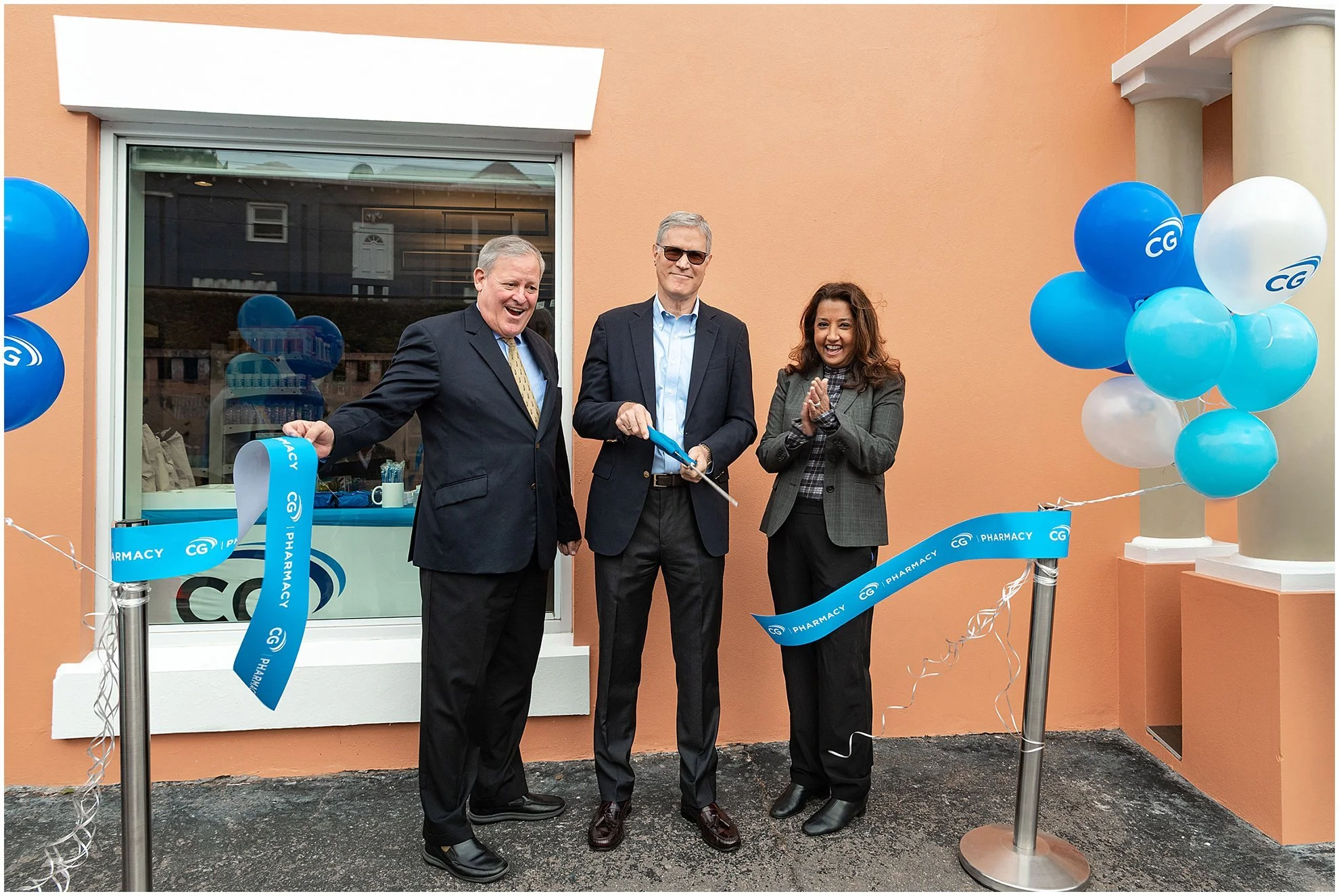 Bermuda Corporate Photographer_CG Pharmacy Opening_©Fiander Foto_024.jpg