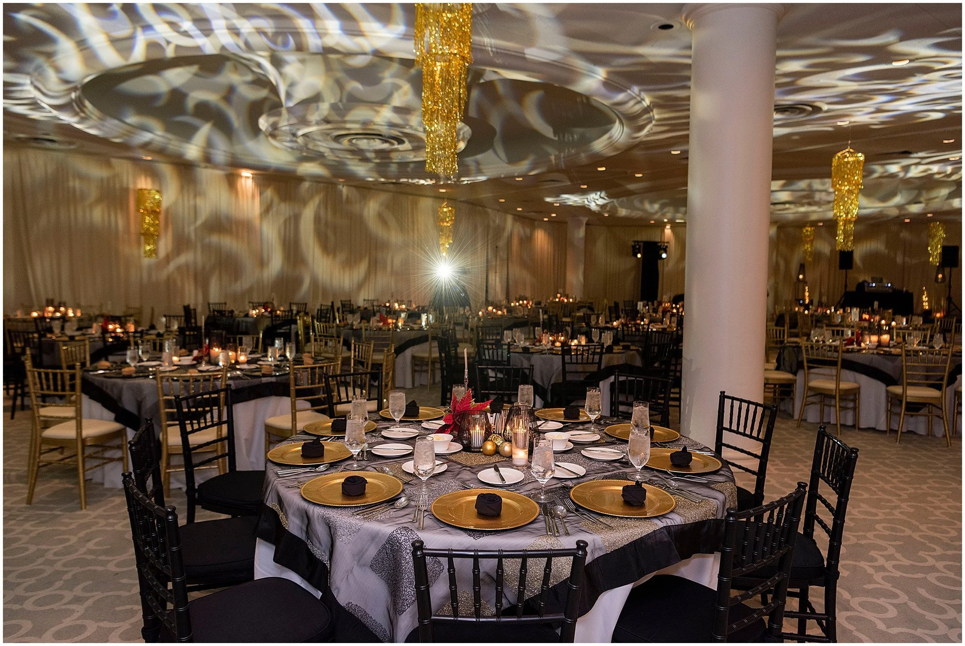 Holiday Party Photographer Bermuda_©Fiander Foto_HSBC Bermuda Holiday Party_002.jpg