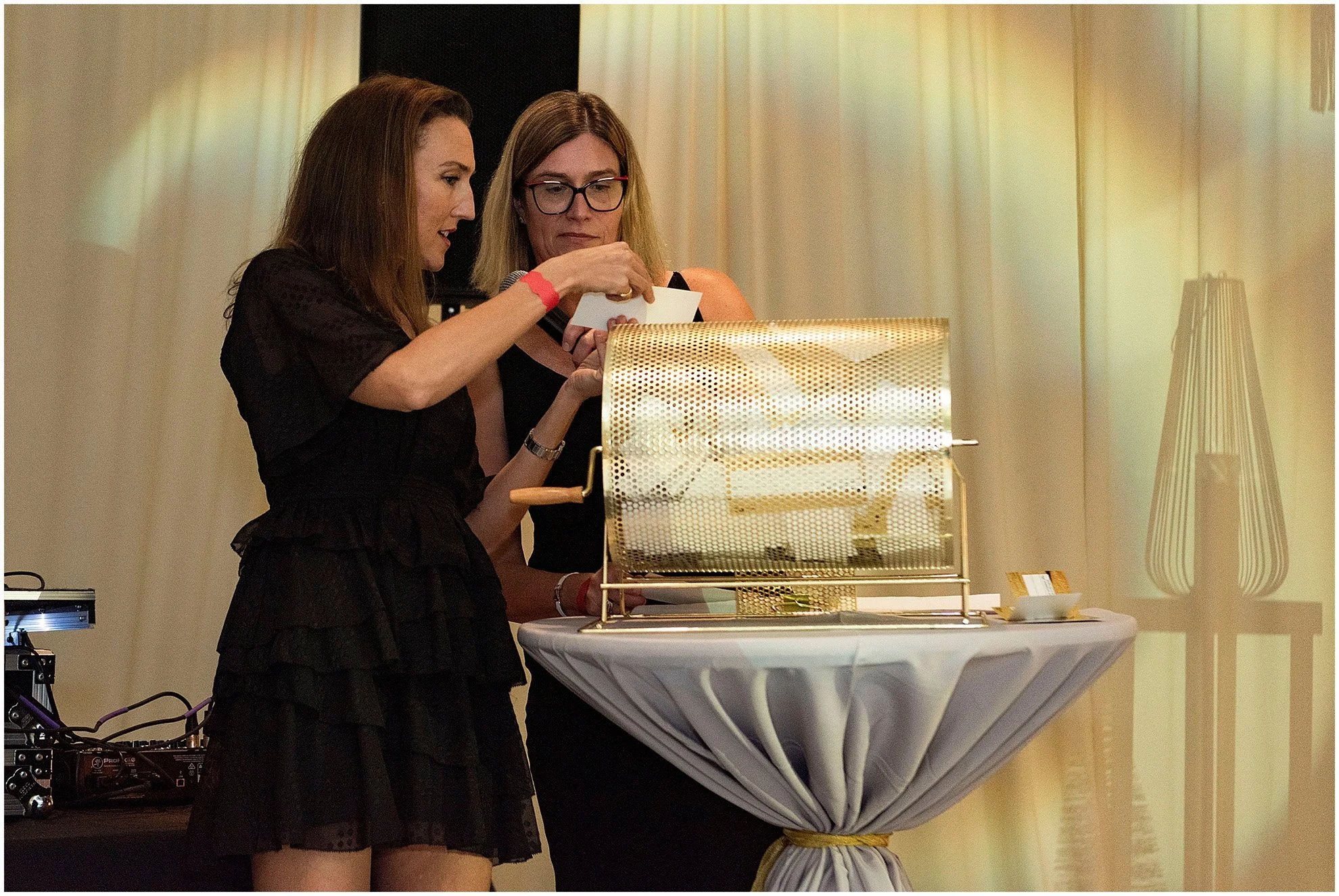 Holiday Party Photographer Bermuda_©Fiander Foto_HSBC Bermuda Holiday Party_020.jpg