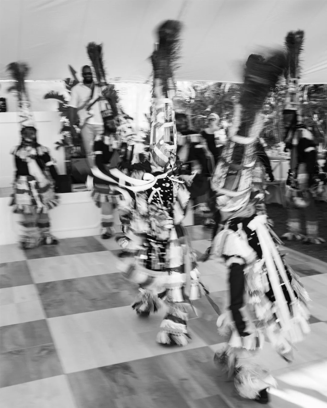 Have we all recovered from the holiday season yet? (Anyone else still have their tree up? No judgment here!) As a Bermuda wedding photographer, there&rsquo;s no better way to kick off 2026 than celebrating in true island style; with the vibrant energ