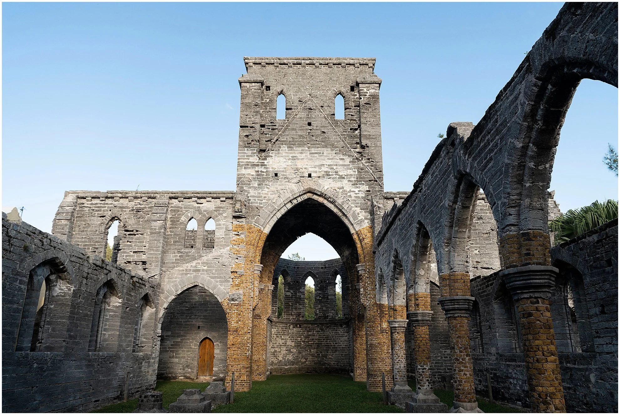 Bermuda Engagement Photographer_Unfinished Church_©FianderFoto_006.jpg