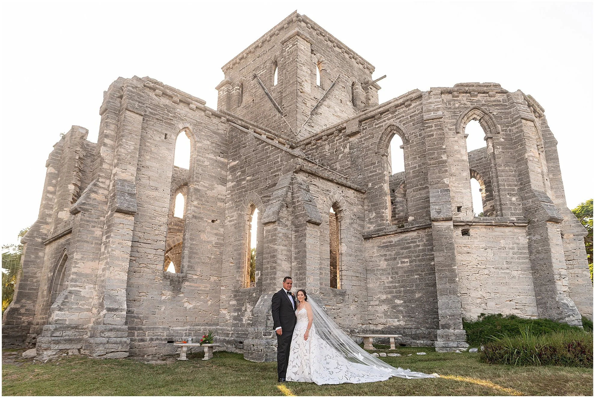 Unfinished Church_Bermuda_Black Tie Wedding_©FianderFoto_026.jpg