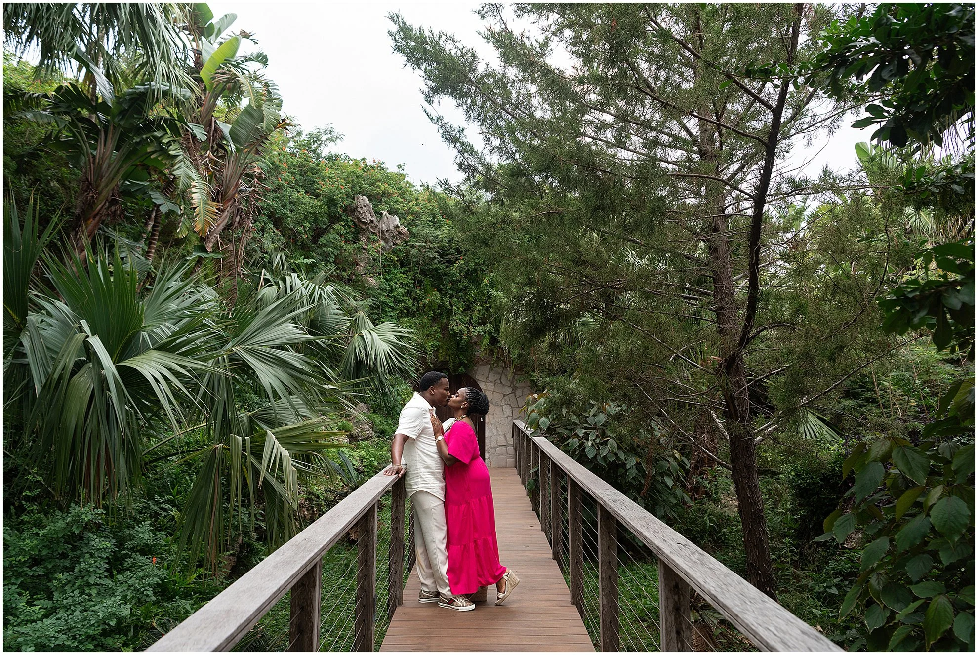 Proposal at Grotto Bay Resort in Bermuda_©FianderFoto_010.jpg
