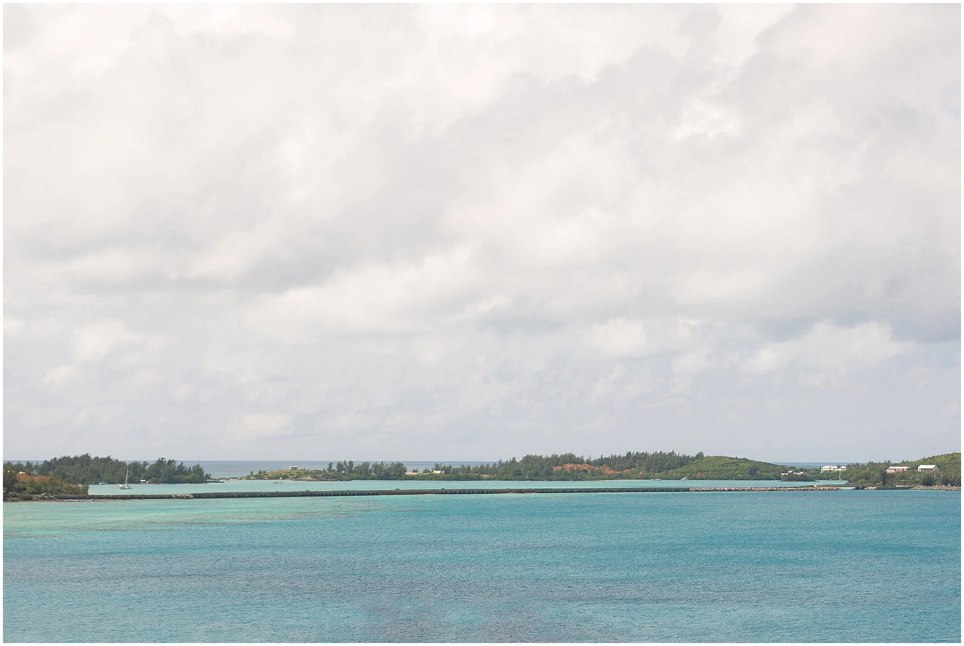 Black Tie Beach Wedding at Rosewood Bermuda_©FianderFoto_Photographer_006.jpg