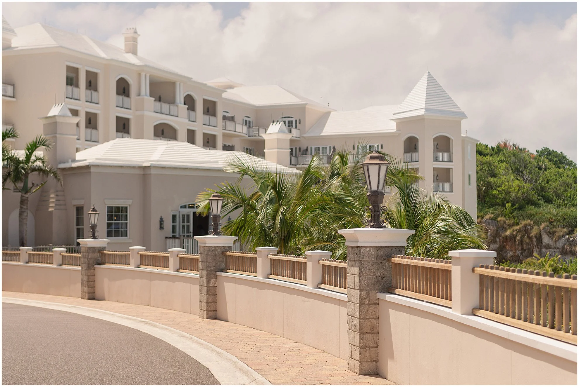 Black Tie Beach Wedding at Rosewood Bermuda_©FianderFoto_Photographer_007.jpg