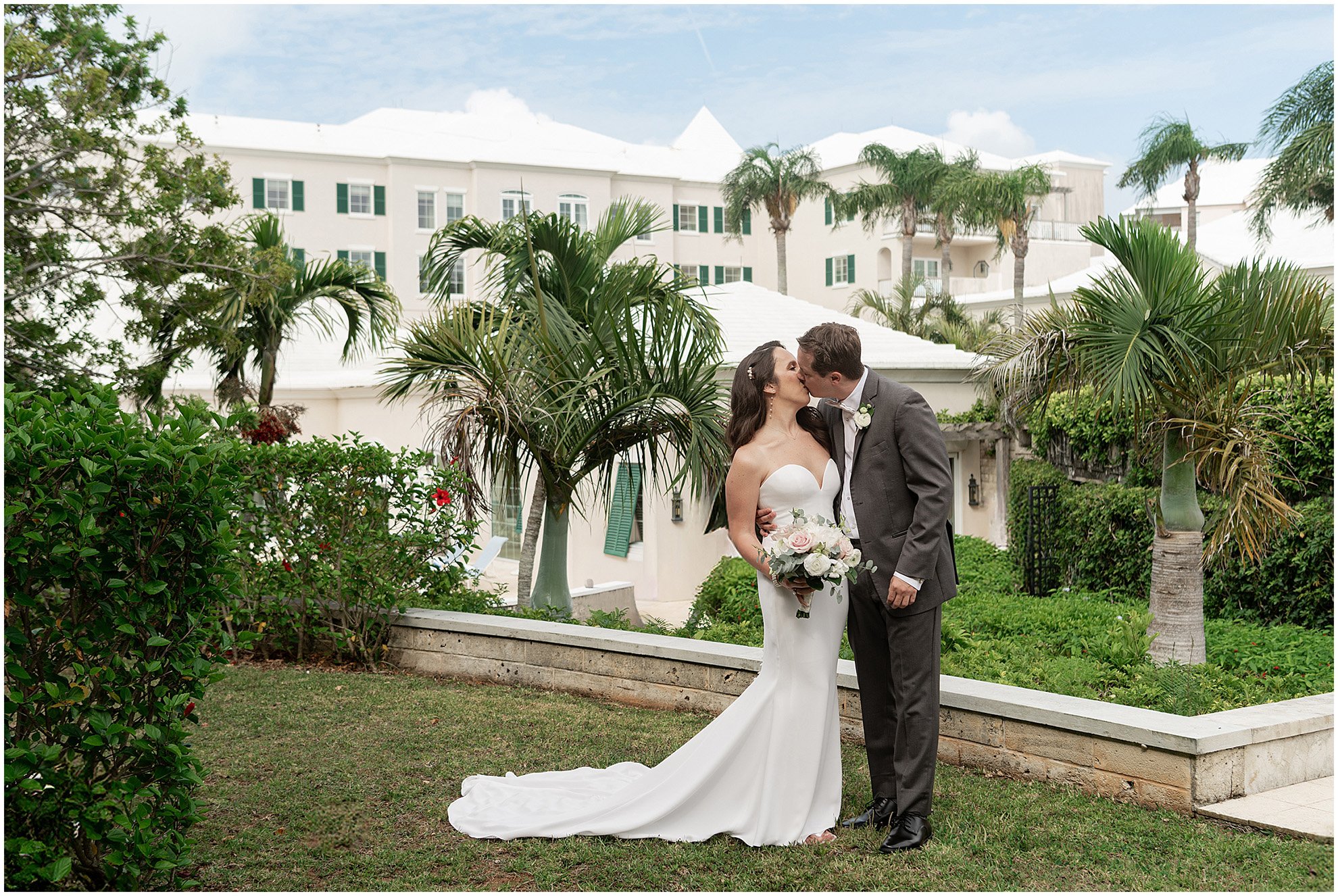 Black Tie Beach Wedding at Rosewood Bermuda_©FianderFoto_Photographer_020.jpg