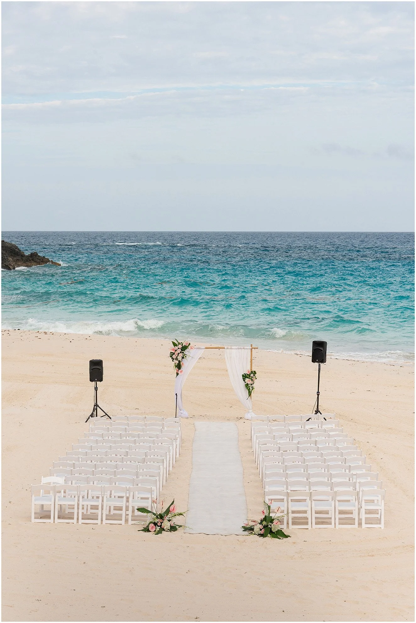 Black Tie Beach Wedding at Rosewood Bermuda_©FianderFoto_Photographer_028.jpg