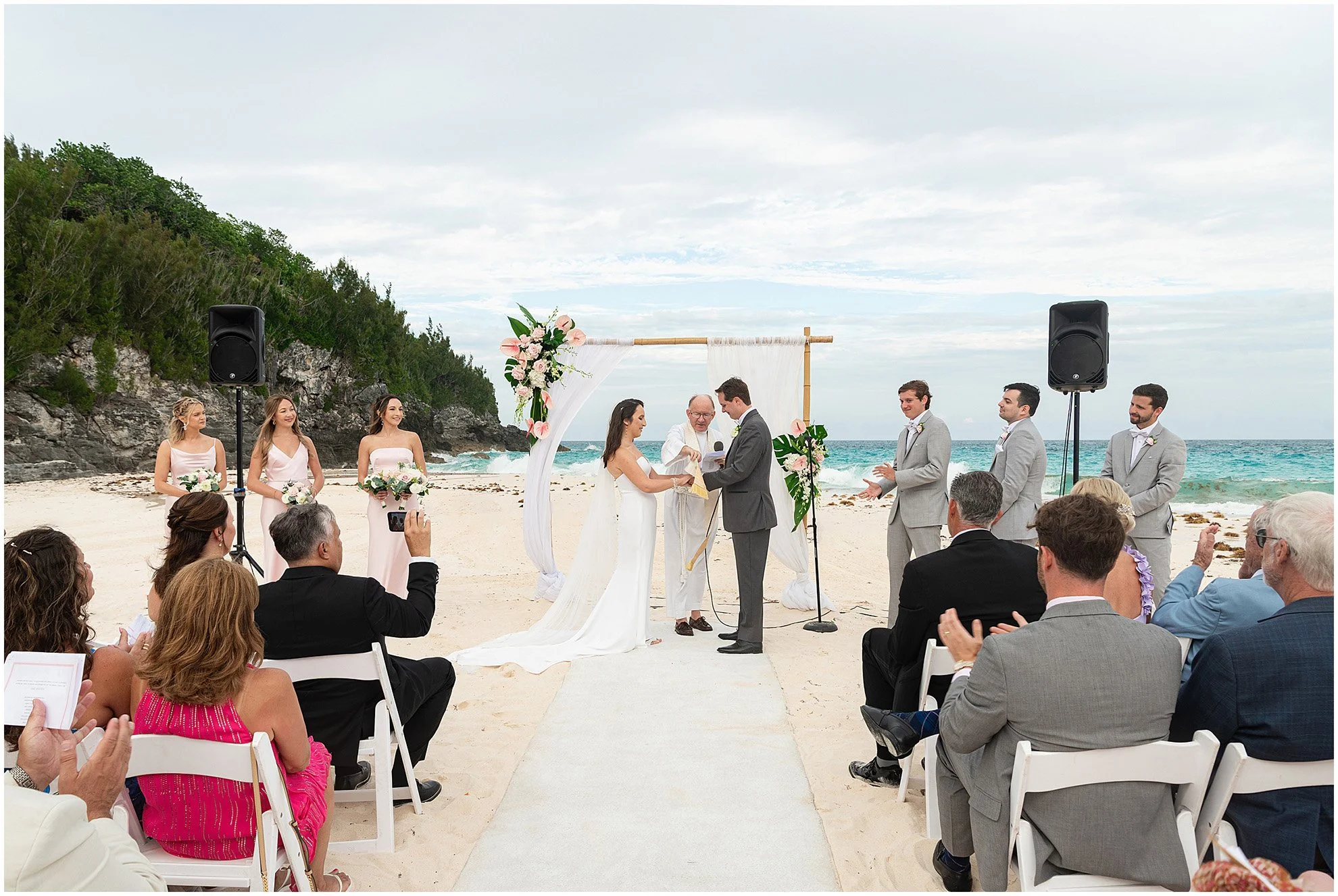 Black Tie Beach Wedding at Rosewood Bermuda_©FianderFoto_Photographer_047.jpg