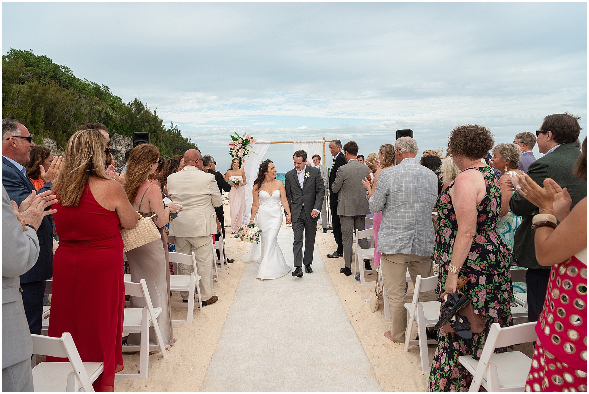 Black Tie Beach Wedding at Rosewood Bermuda_©FianderFoto_Photographer_052.jpg