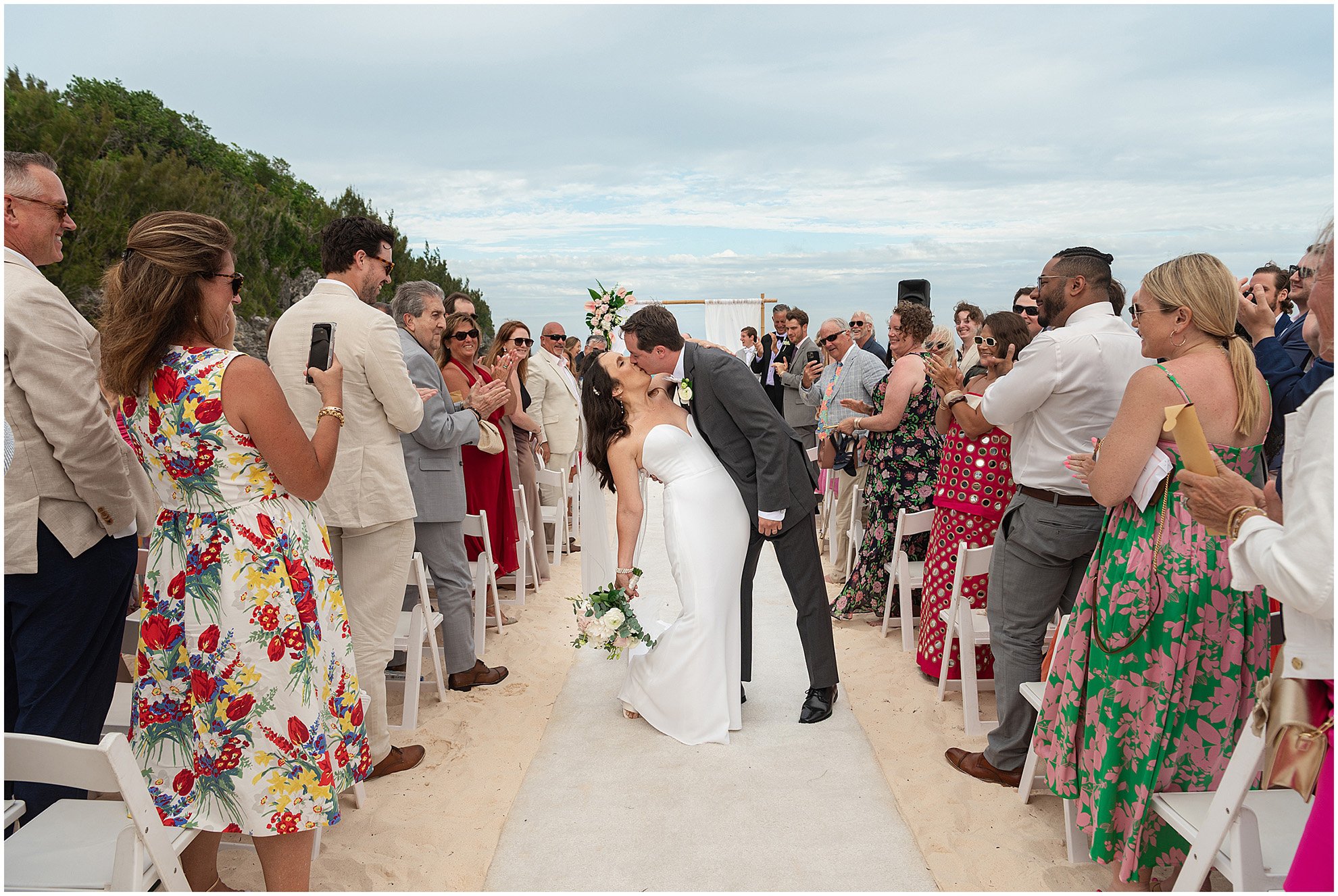Black Tie Beach Wedding at Rosewood Bermuda_©FianderFoto_Photographer_054.jpg