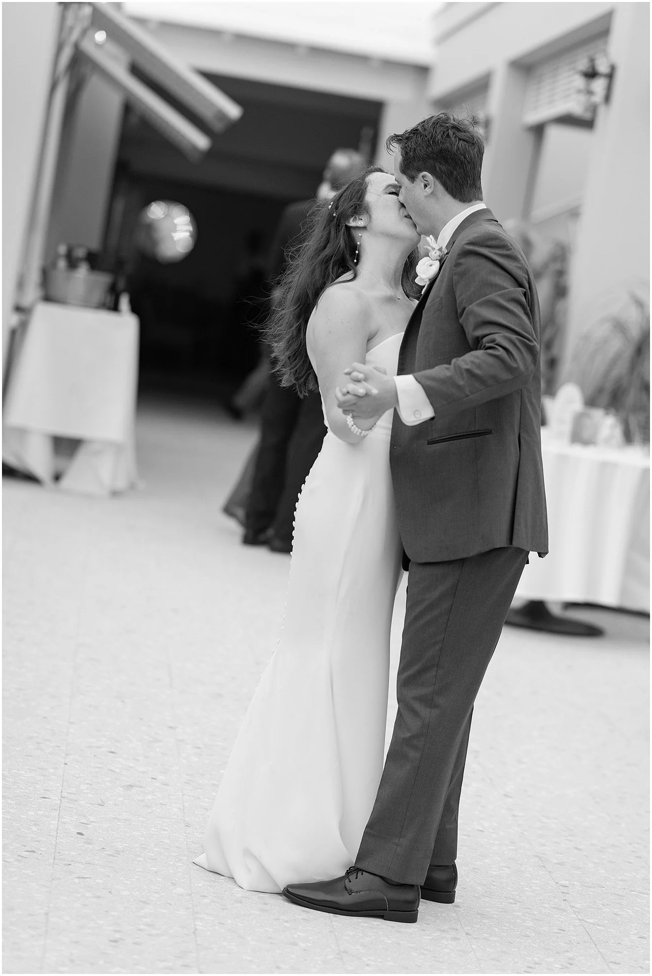 Black Tie Beach Wedding at Rosewood Bermuda_©FianderFoto_Photographer_074.jpg