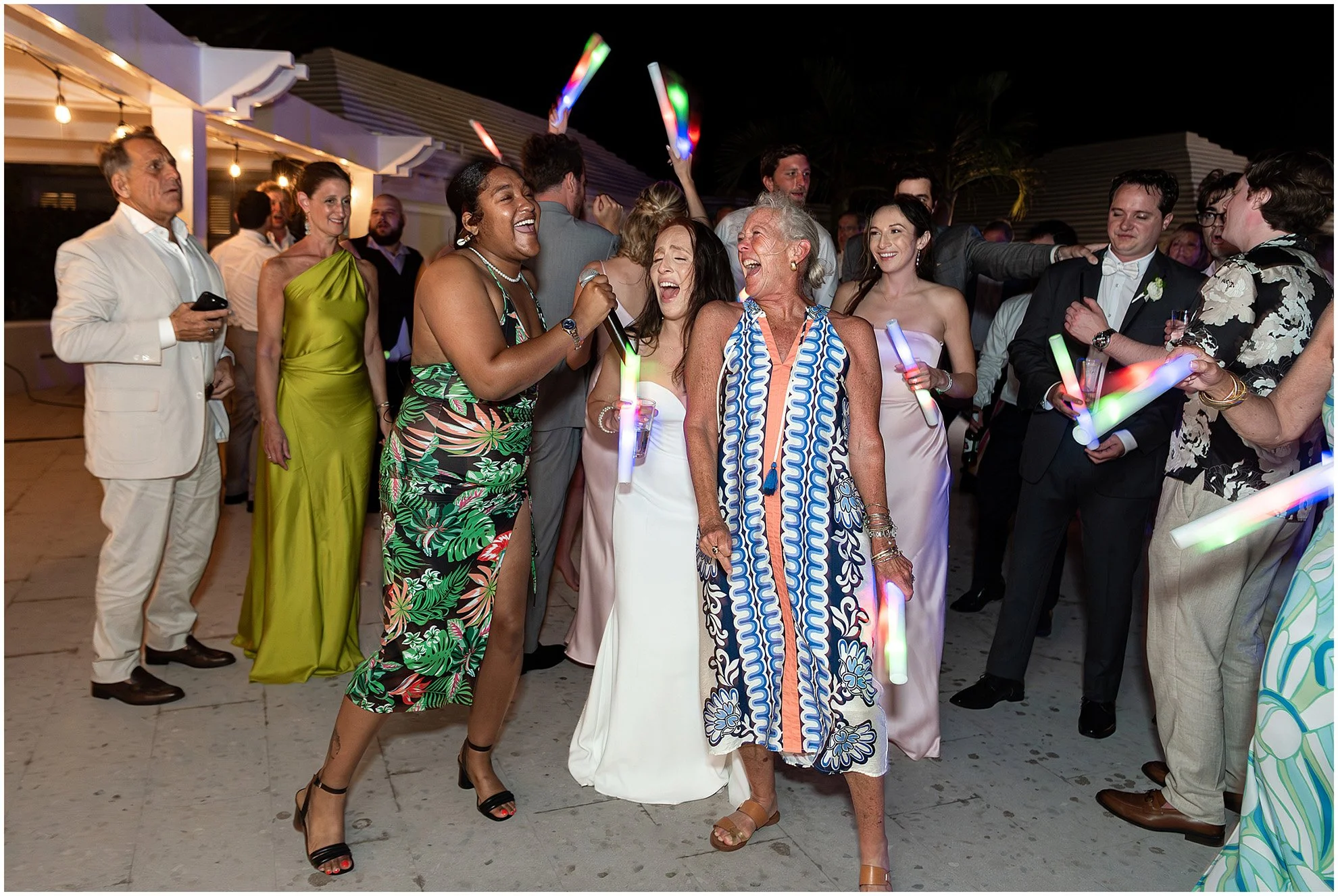 Black Tie Beach Wedding at Rosewood Bermuda_©FianderFoto_Photographer_088.jpg