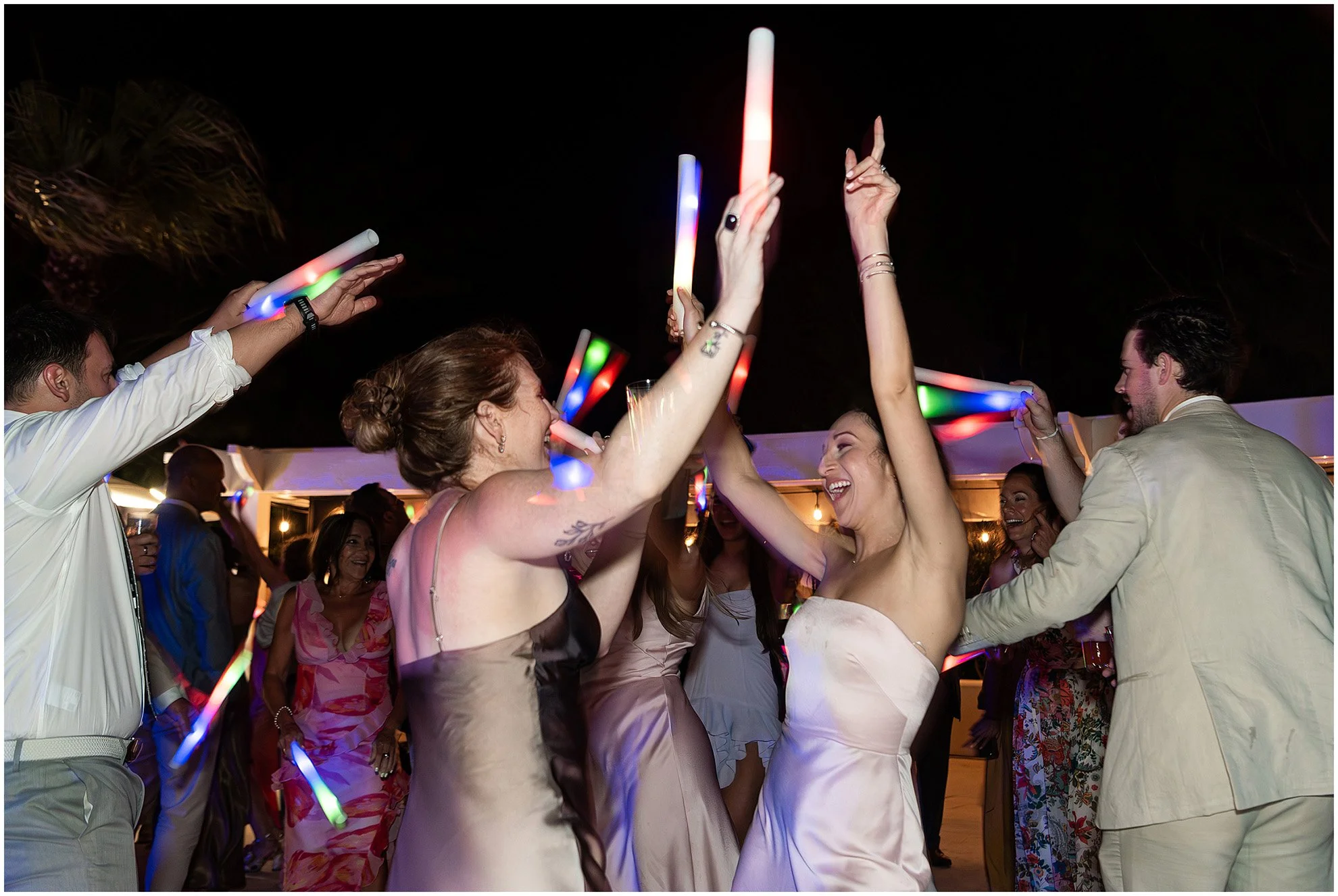 Black Tie Beach Wedding at Rosewood Bermuda_©FianderFoto_Photographer_092.jpg
