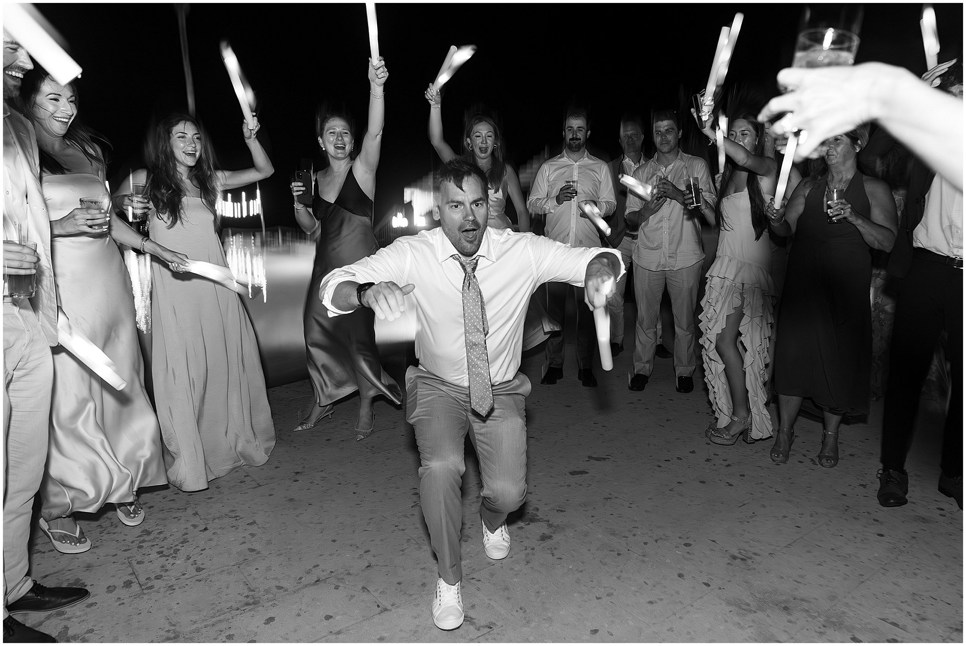 Black Tie Beach Wedding at Rosewood Bermuda_©FianderFoto_Photographer_093.jpg