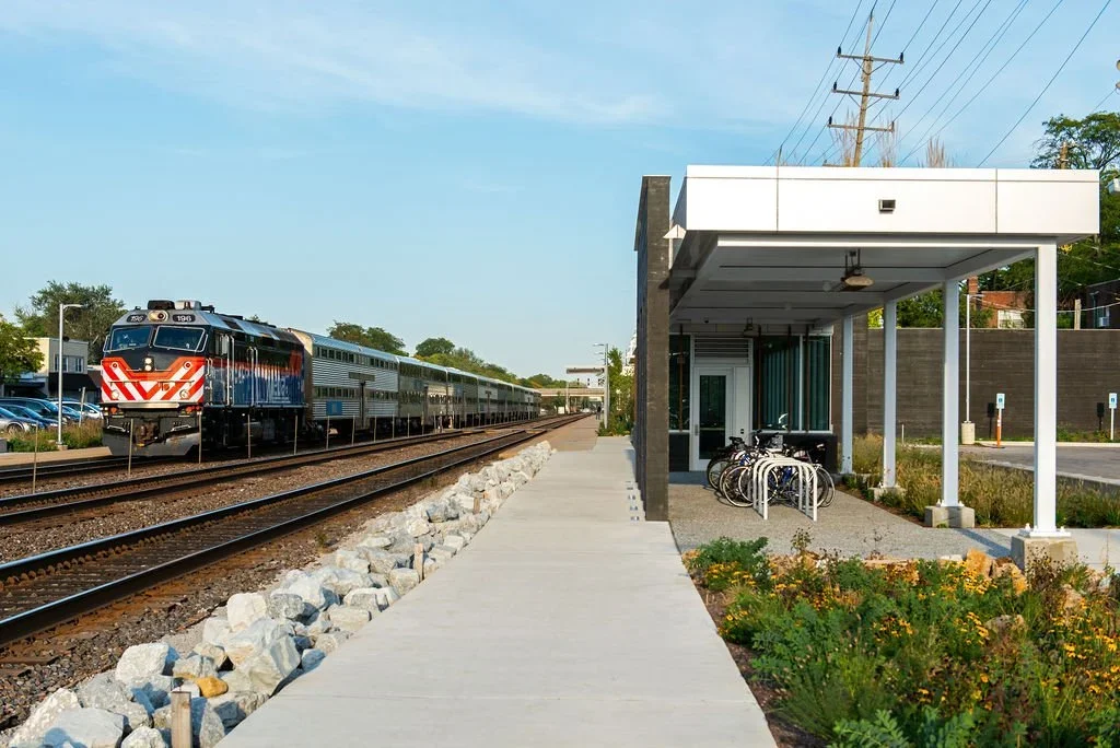 Metra BNSF platform