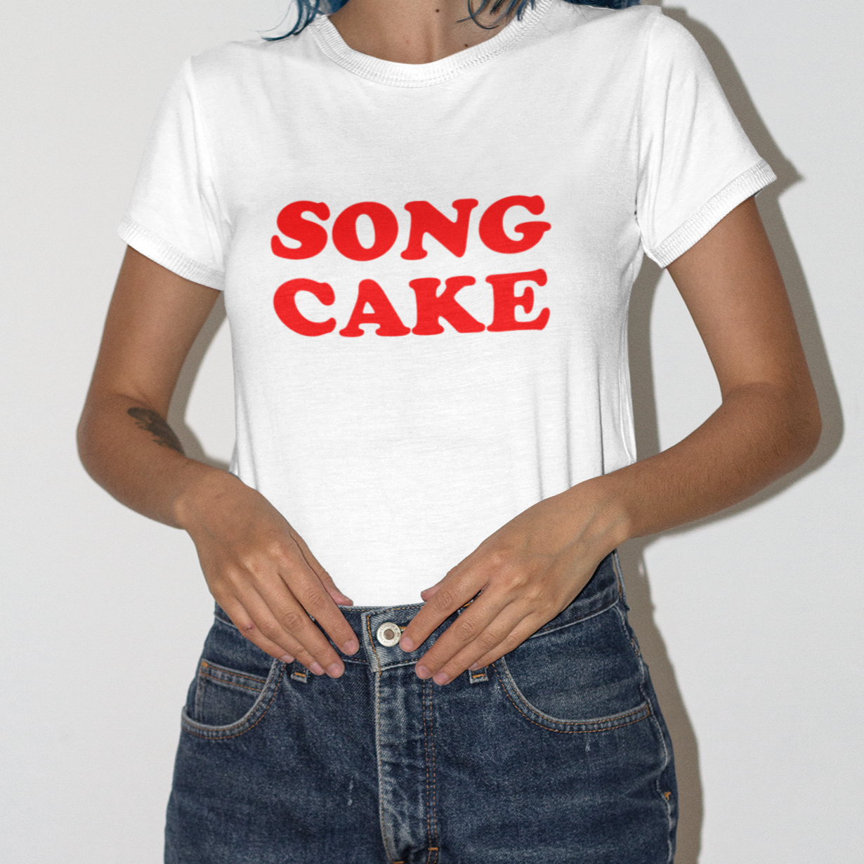 WOMEN'S 70S LOGO TEE RED