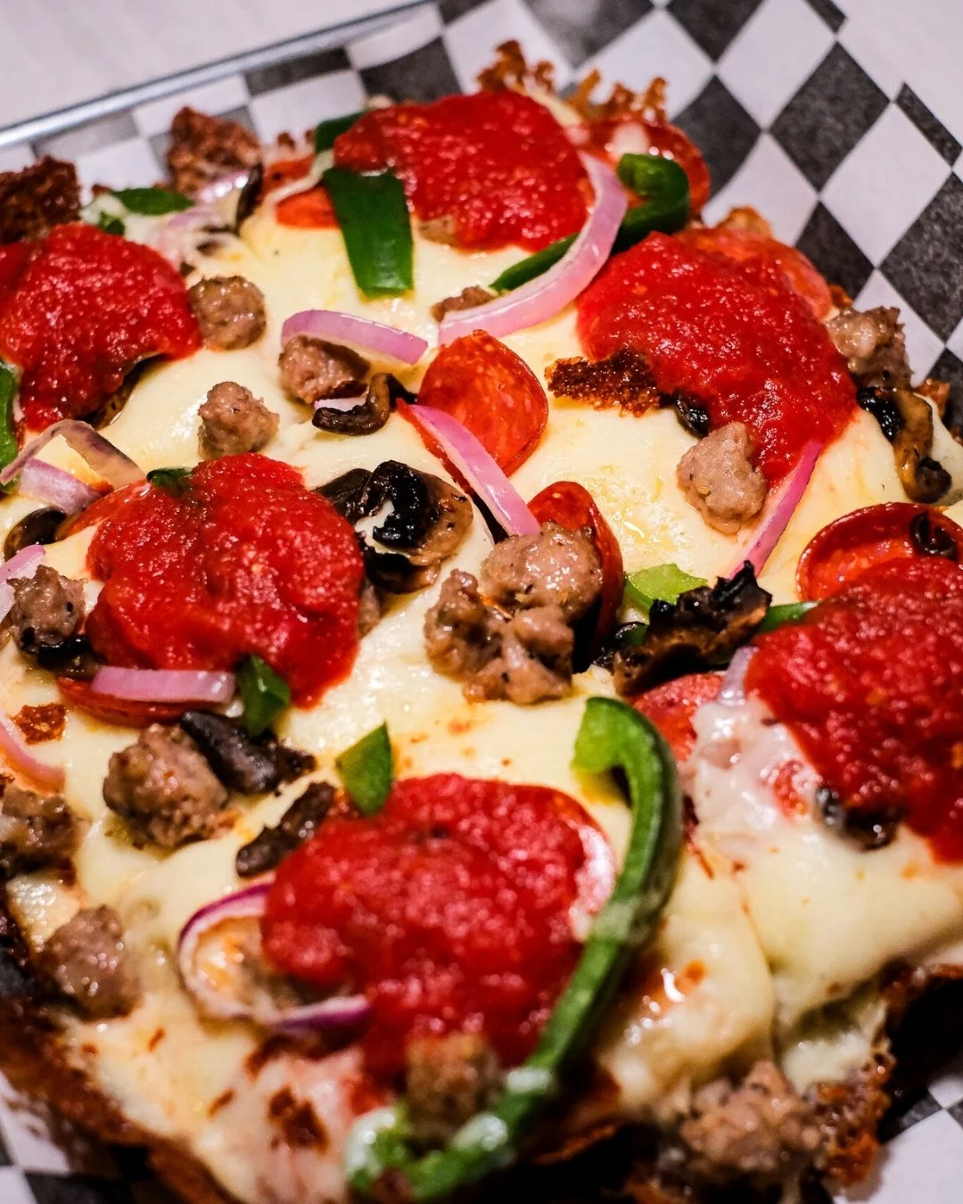 Hot out of the oven and already making plans for you 🔥

🍕: Supreme on Detroit crust