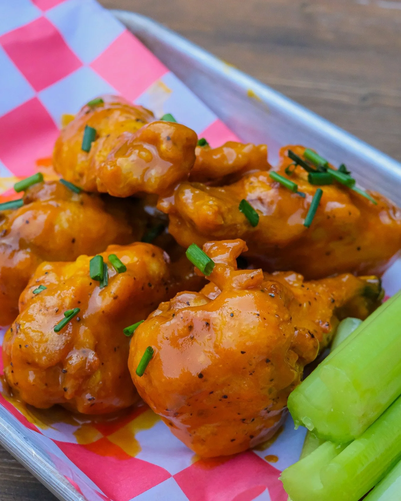 🚨 New sauce alert 🚨

Tangy, sweet, and a little smoky... we now have Carolina Gold!

(and it tastes even better on our 50&cent; wing nights)