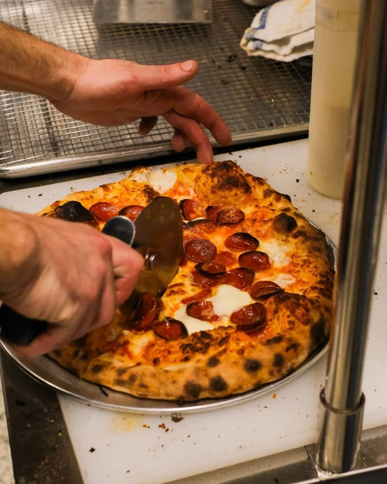 You can almost hear the crust 🤩

🍕: Ezzo Pepperoni Neapolitan