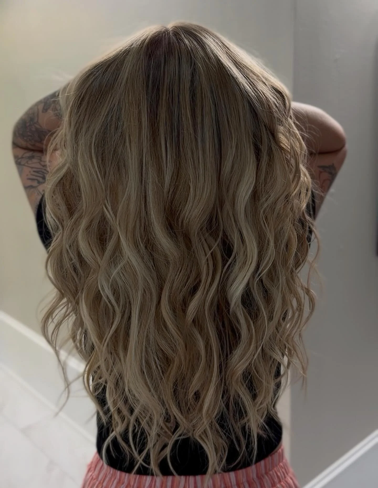 Cashmere Blonde ✨

Spring is coming now is the perfect time to amp up your blonde, DM to get your blonde touch up! 

Lifted with @kenraprofessional 
Toned with @moroccanoil @moroccanoilpro 
Foiled with @houseoffoils 

Blonde inspo blonde hair color