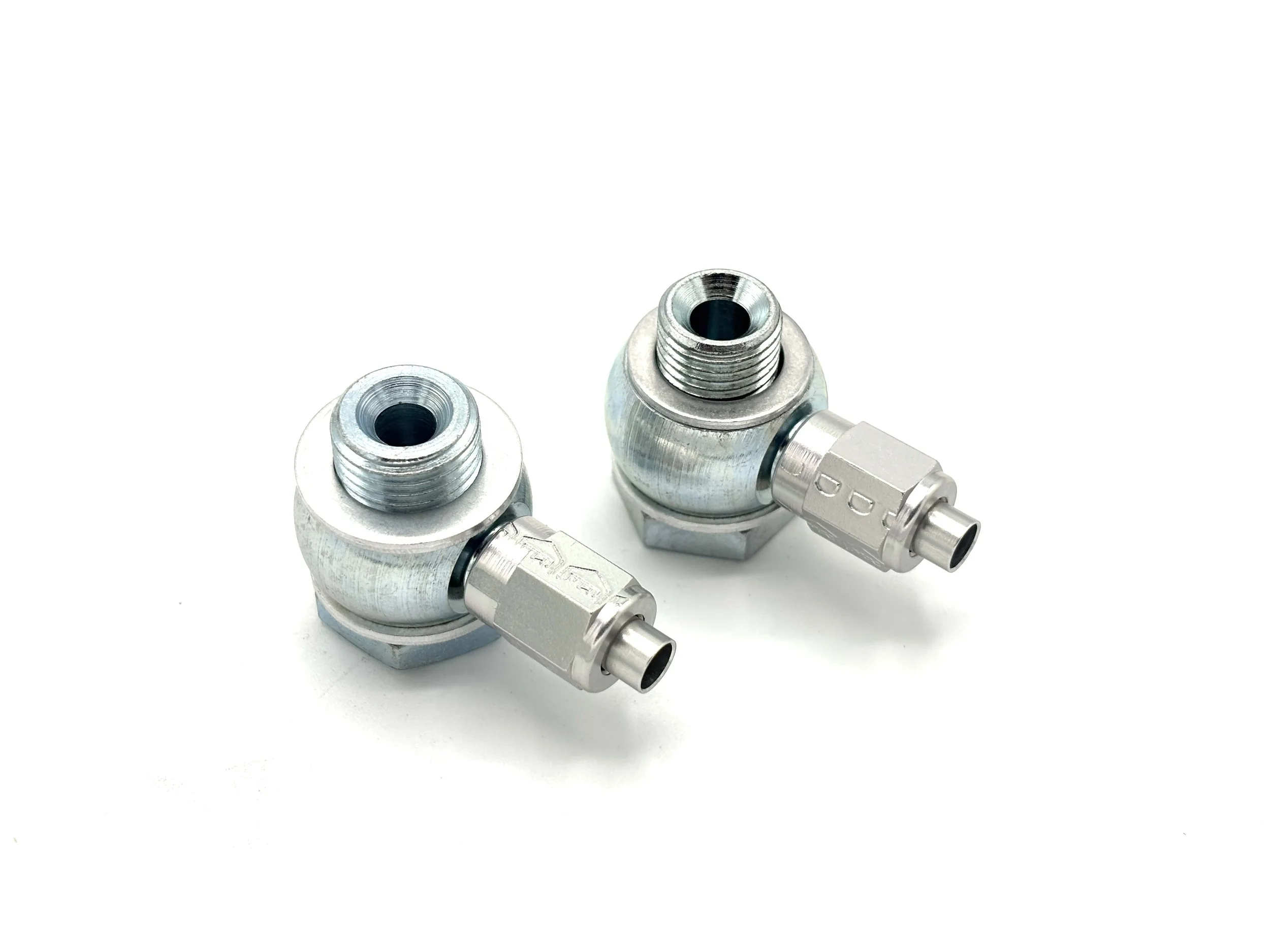 Master cylinder banjo fittings to -3AN male kit. Silver in color. Two next to each other.