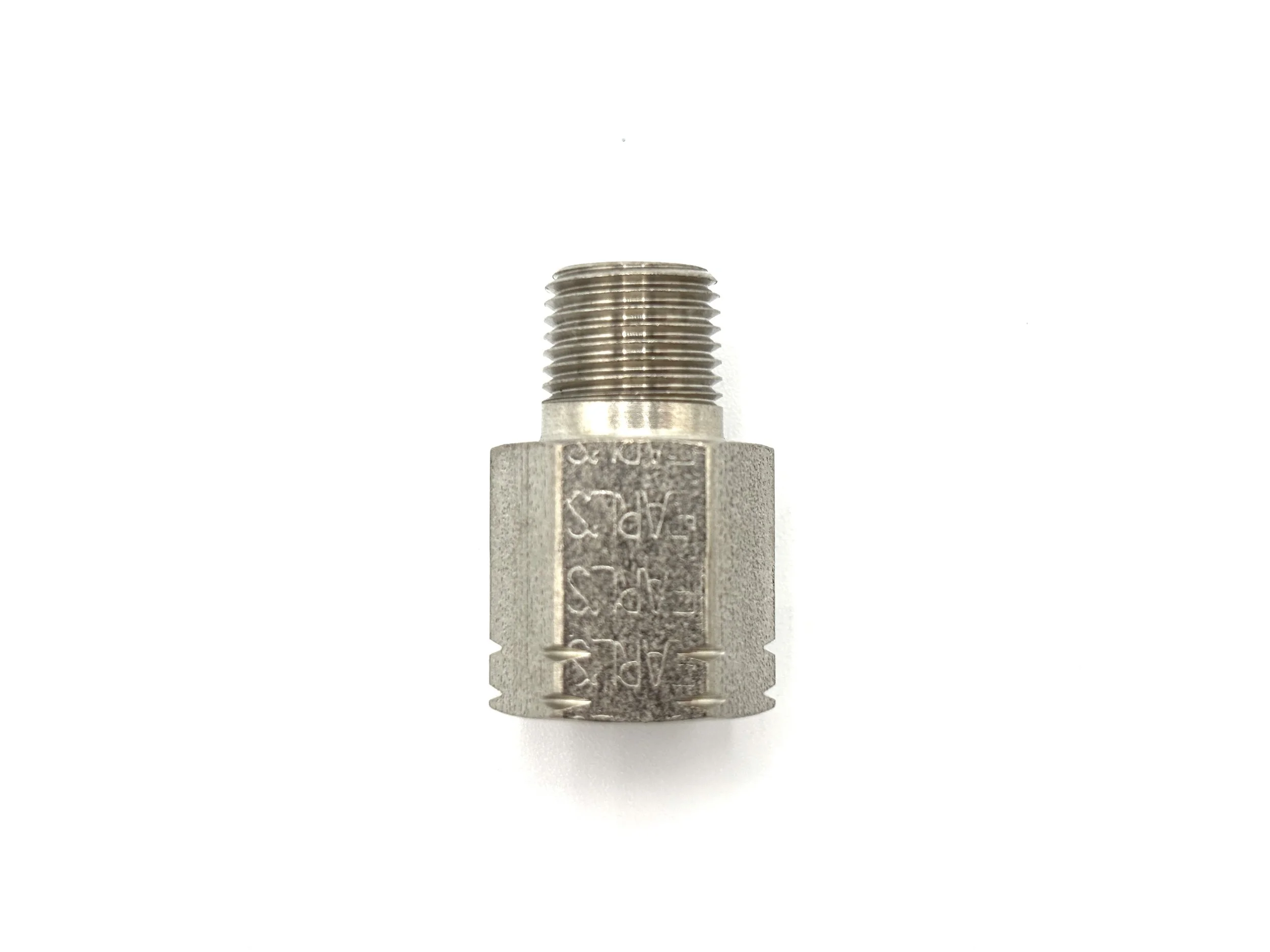 Earl's Straight 1/8NPT to 1/8BSPT Adapter