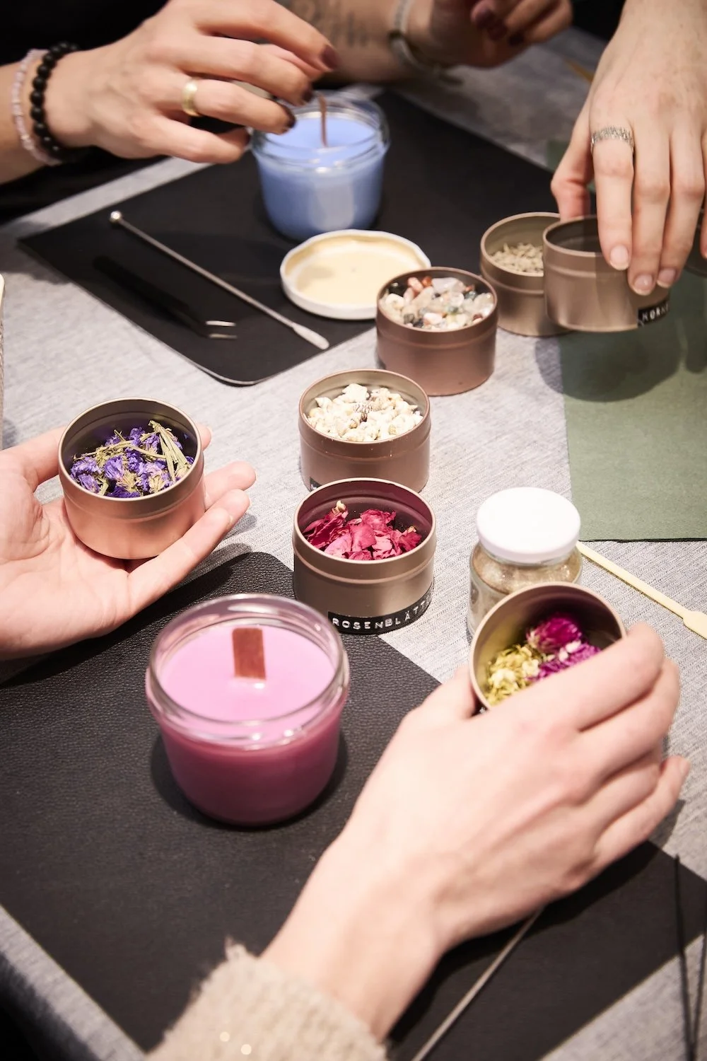 Candle Crew_Deko Blüten.jpg