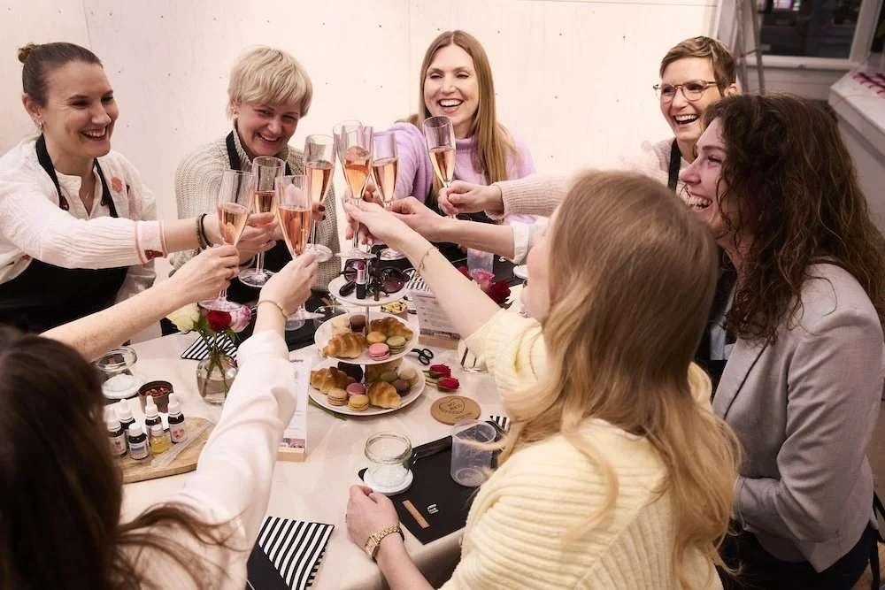Kerzen Workshop_Candle_Crew_Cheers.jpg