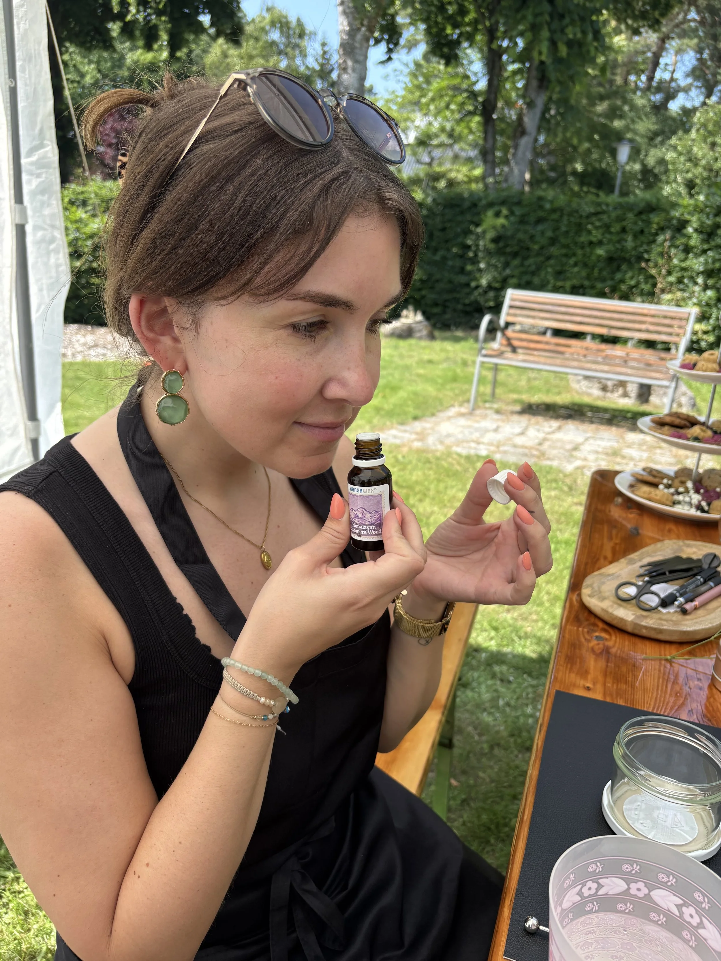 Kerzenworkshop-Teilnehmerin Janine