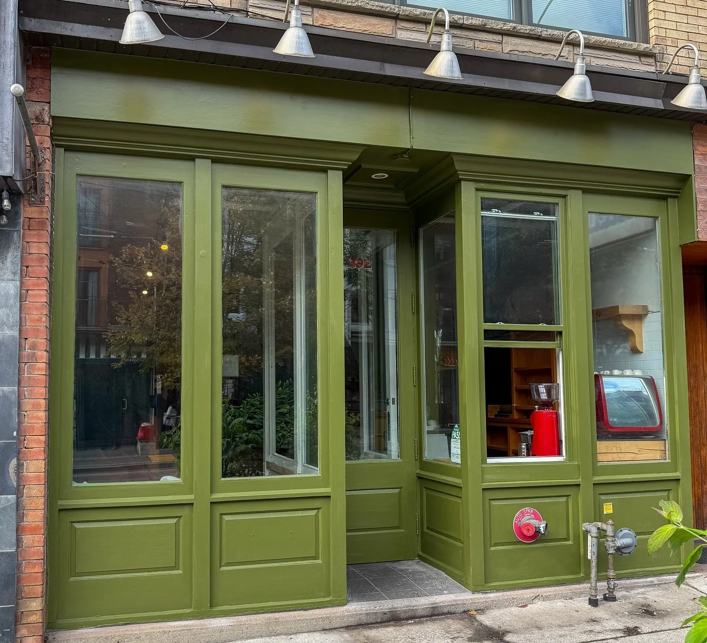 Let&rsquo;s get Proper! 

A new Italian x American dining experience specializing in small sharing plates. 

Located at 392 Roncesvalles Ave, we&rsquo;re bringing your new favourite spot to your already favourite neighbourhood. 

Tag along as we brin