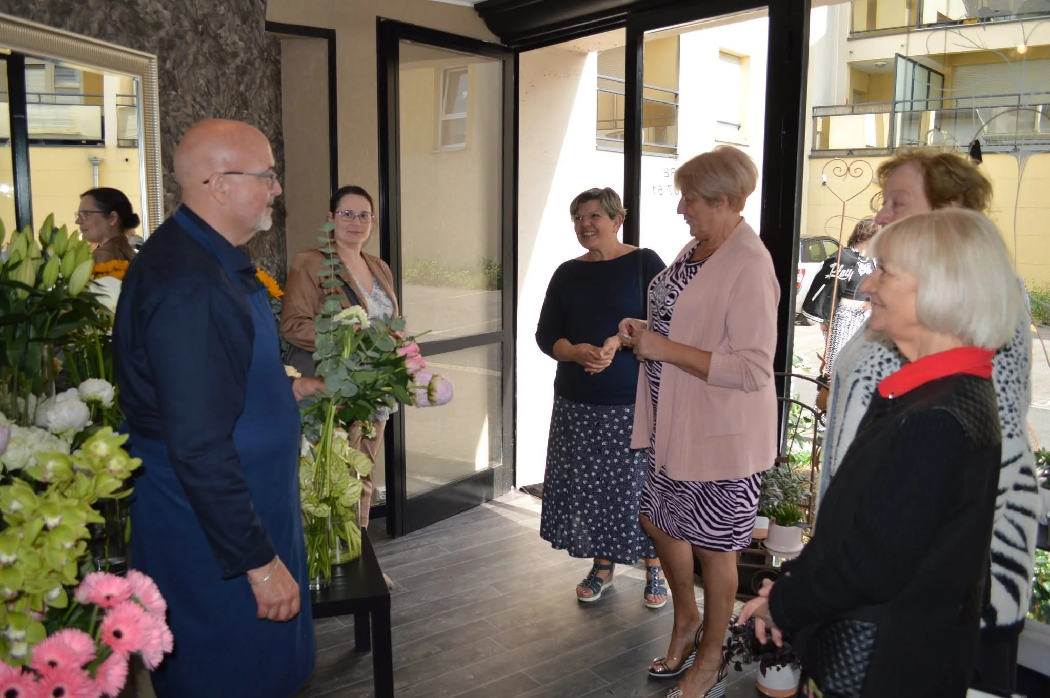 Inauguration d'un magasin de fleurs à Florange