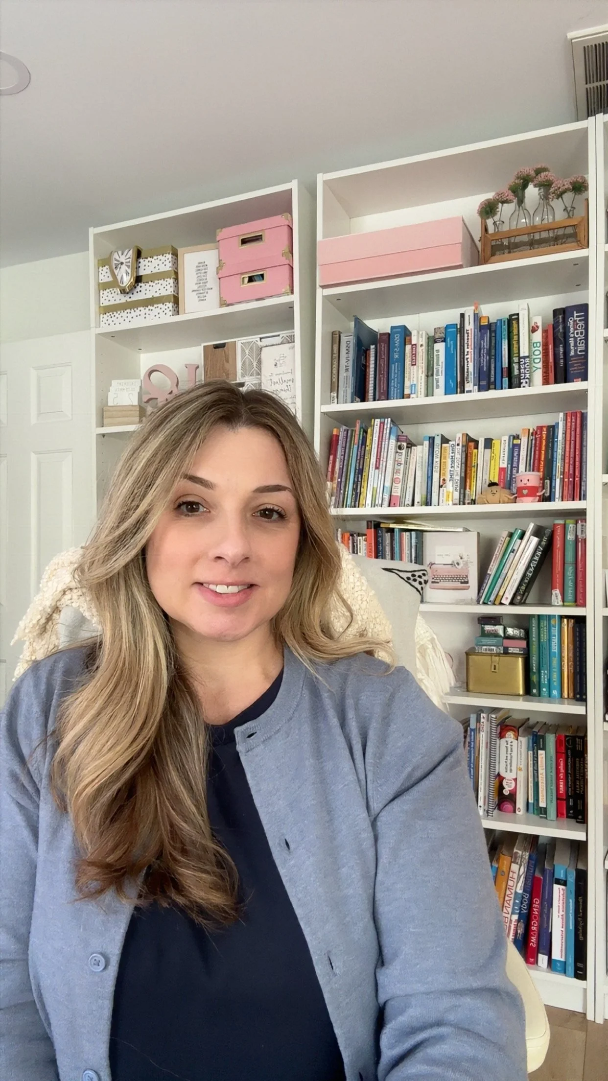 Kim is a qualified therapist who works with couples, families, teens and parents in the Nashville, TN area She focuses on ruptures in relationships and helps reconnect, rebuild trust and communication breakdowns in relationships.