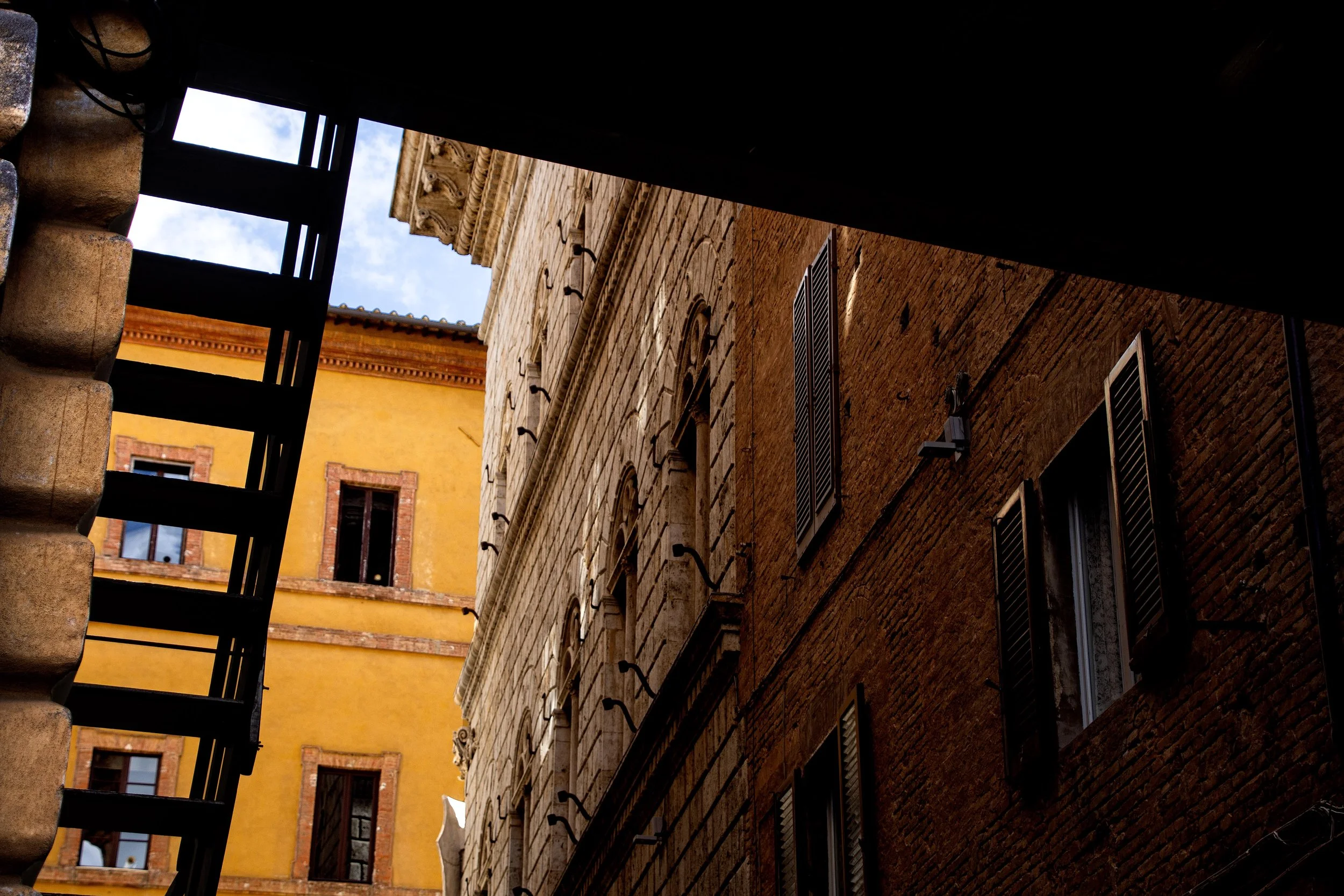 Sienaalleyway1 better copy.jpg