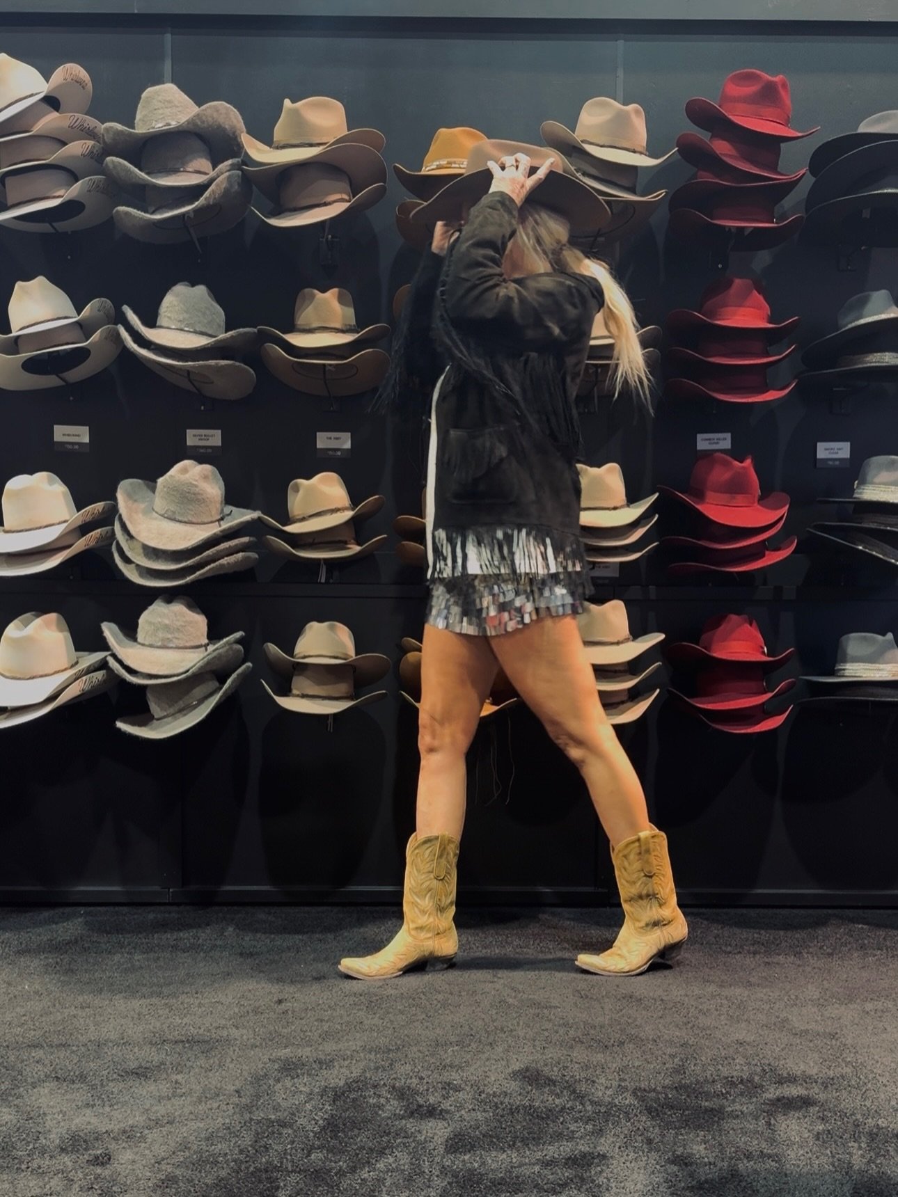 NFR Round 2

Come get a hat at the @charlie1horse + @resistol1927 booth #3829 at Cowboy Christmas

I&rsquo;ll be live painting with them all weekend!