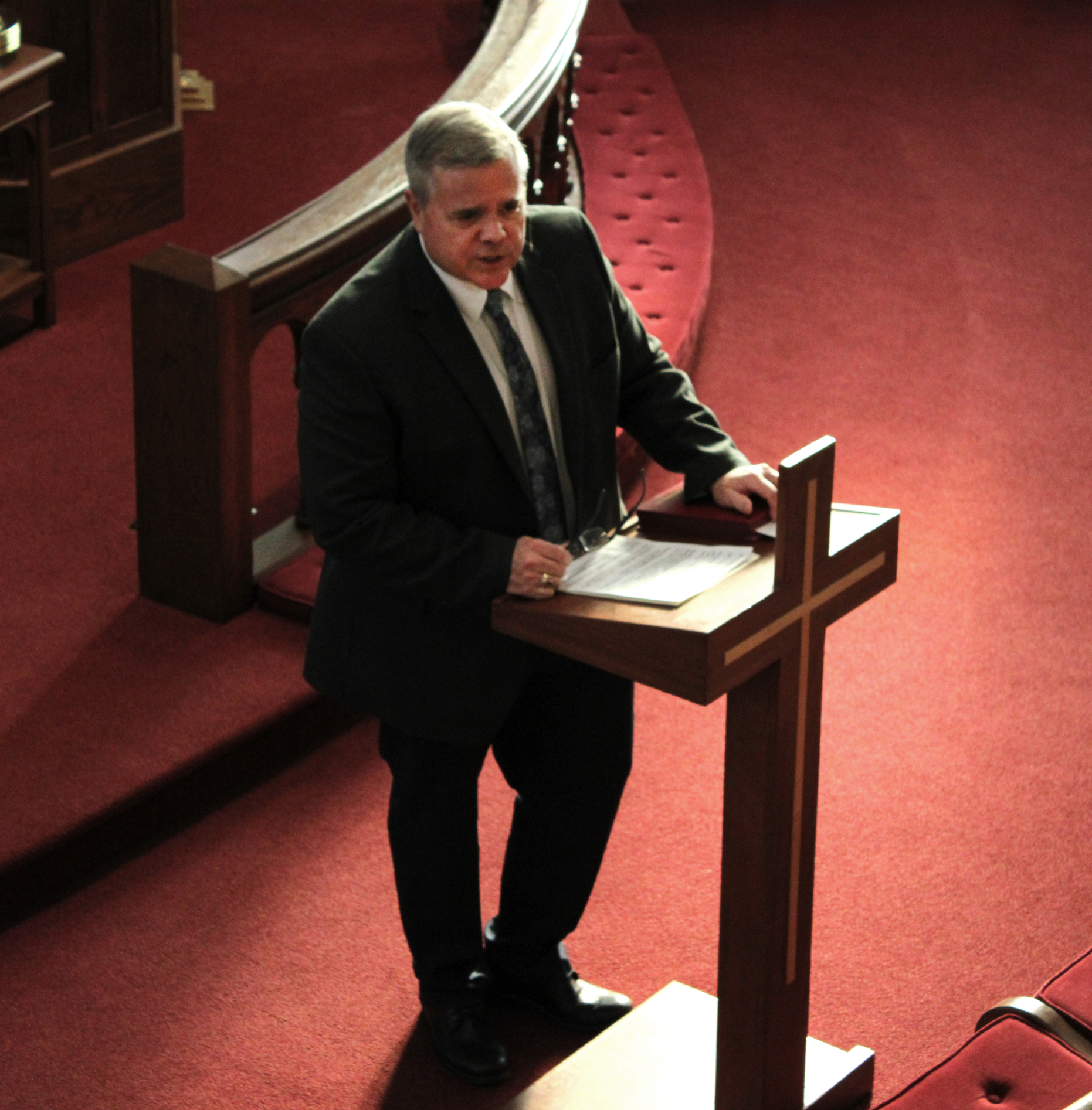 Reverend Steve McElroy preaching at Centenary UMC in Smithfield, NC