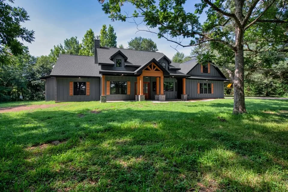 Exterior house painting in Navarre FL