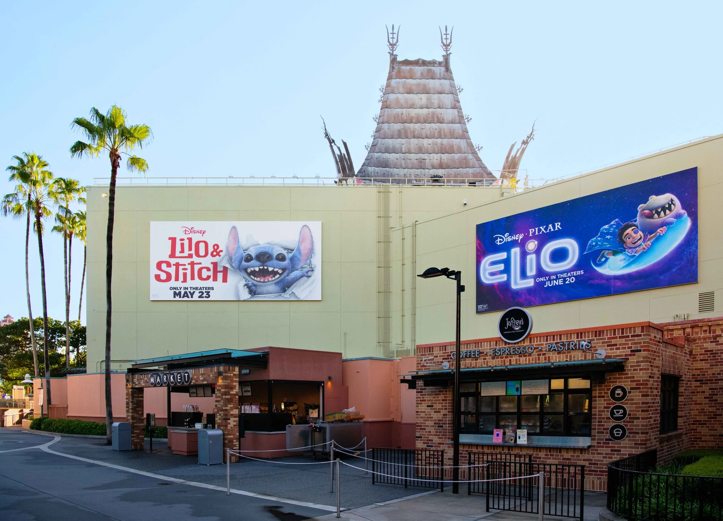 LILO-AND-STITCH-LIVE-ACTION-DHS-BILLBOARD-26-FINAL-PHOTO.jpg