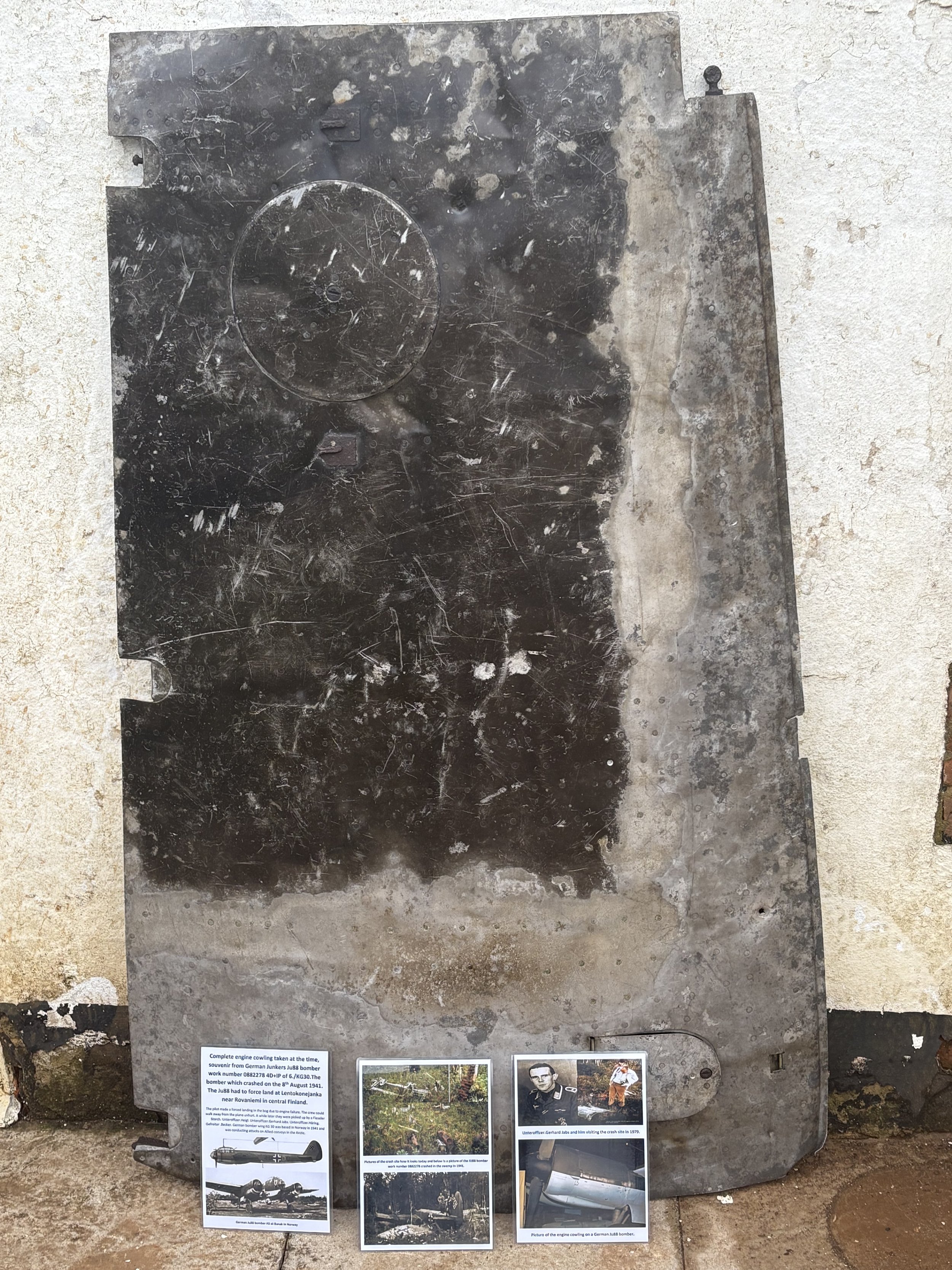 Totally rare fantastic complete engine cowling taken at the time, souvenir from German Junkers Ju88 bomber work number 0882278 of 6./KG30 crash landed 8th August 1941 at Lentokonejanka in Finland