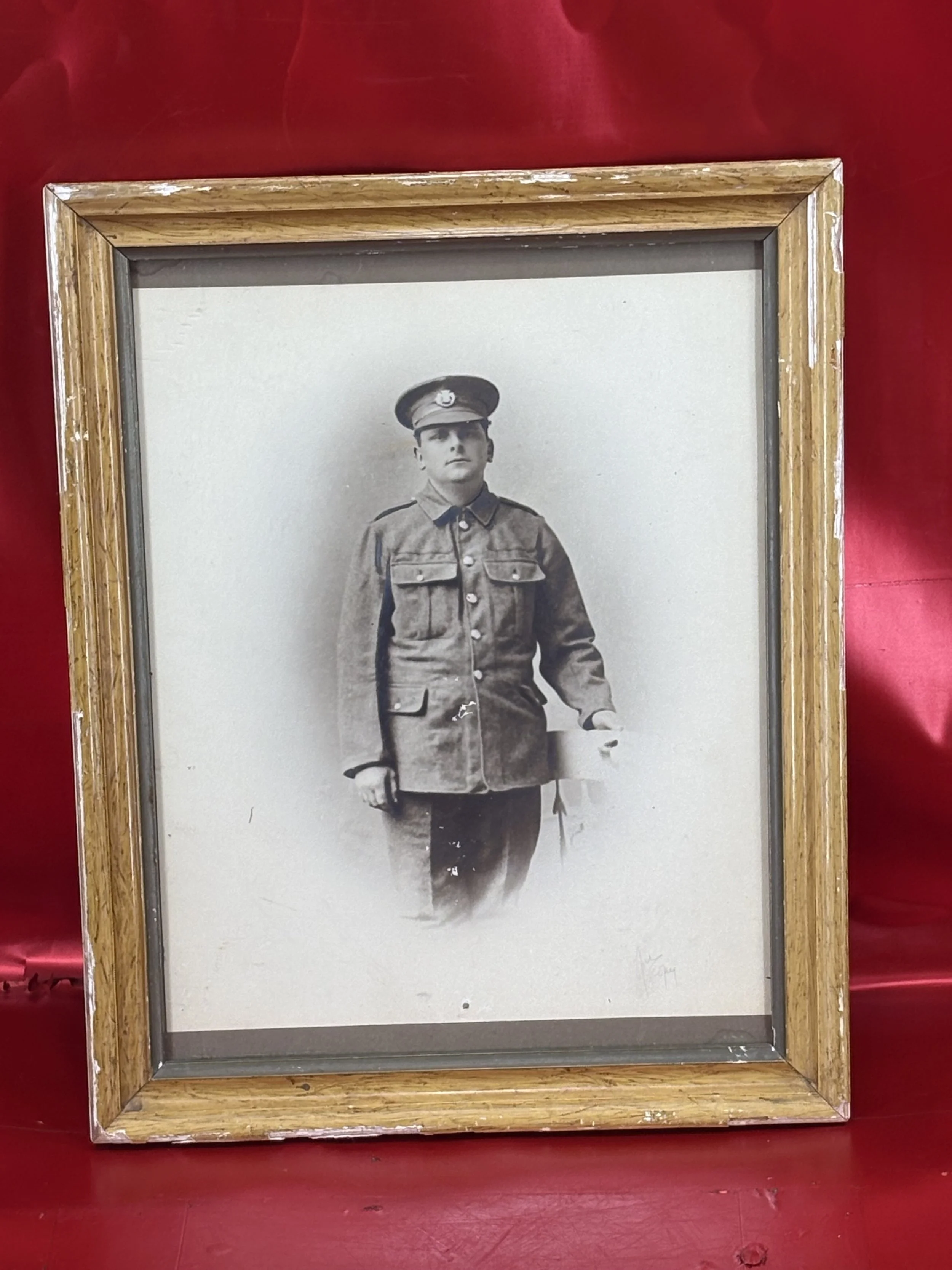 Original First World War British Army Soldier Studio Portrait Photograph c.1914–1918 in wooden frame