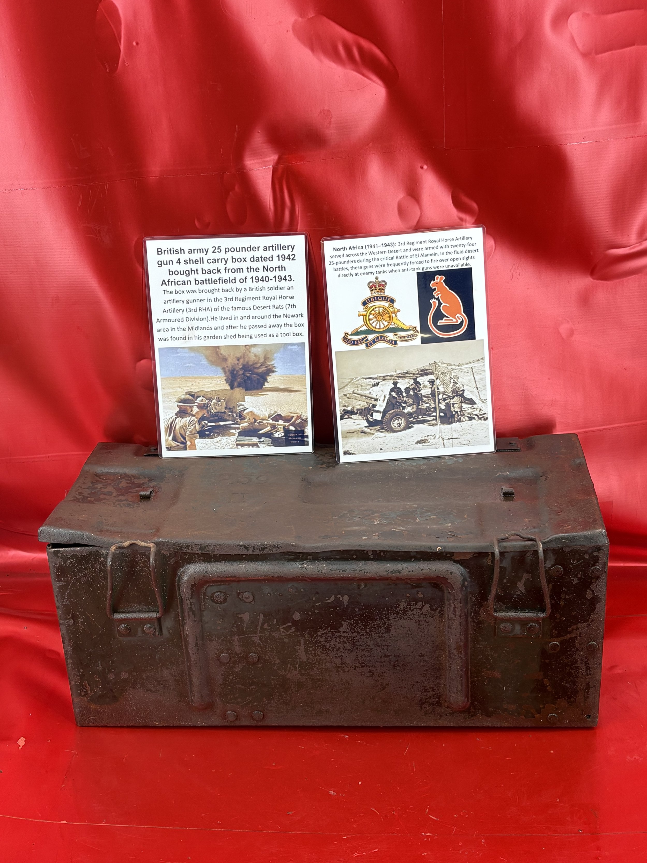 Rare to find British army 25 pounder artillery gun 4 shell carry box dated 1942,nice condition bought back from the North African battlefield of 1940-1943.