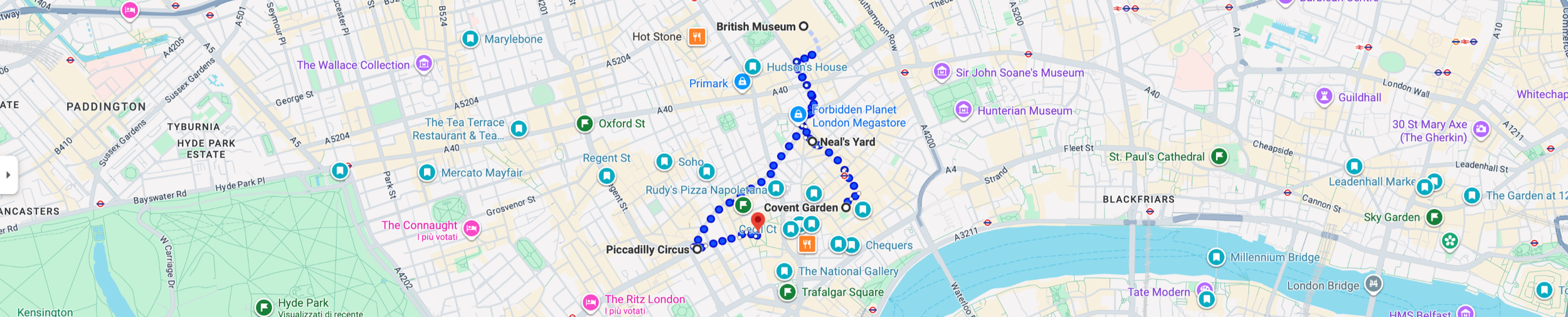 Mappa di Londra con percorsi e punti di interesse, tra cui musei, parchi, e attrazioni turistiche, evidenziati con vari simboli e colori.
