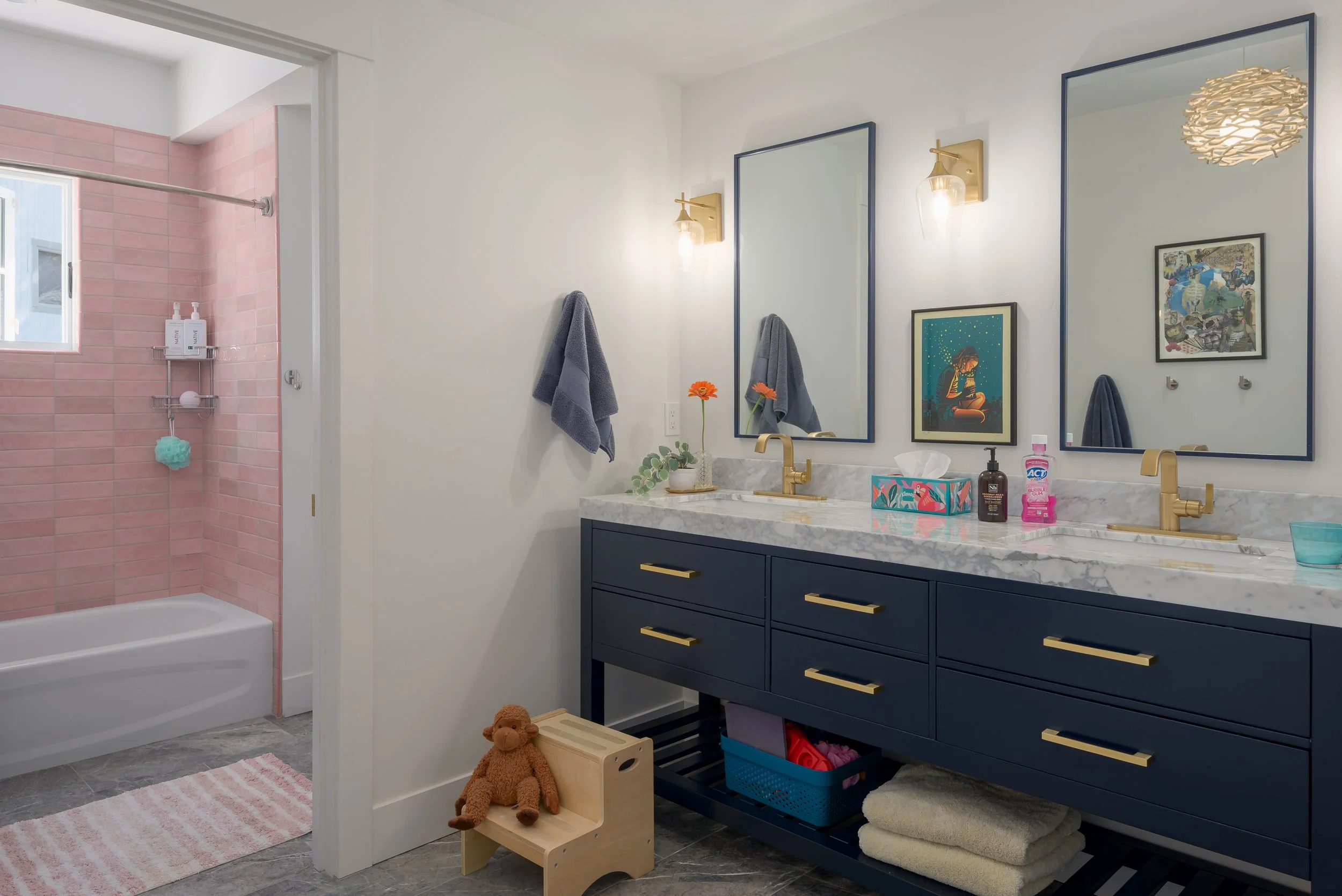 kids bathroom modern.jpg