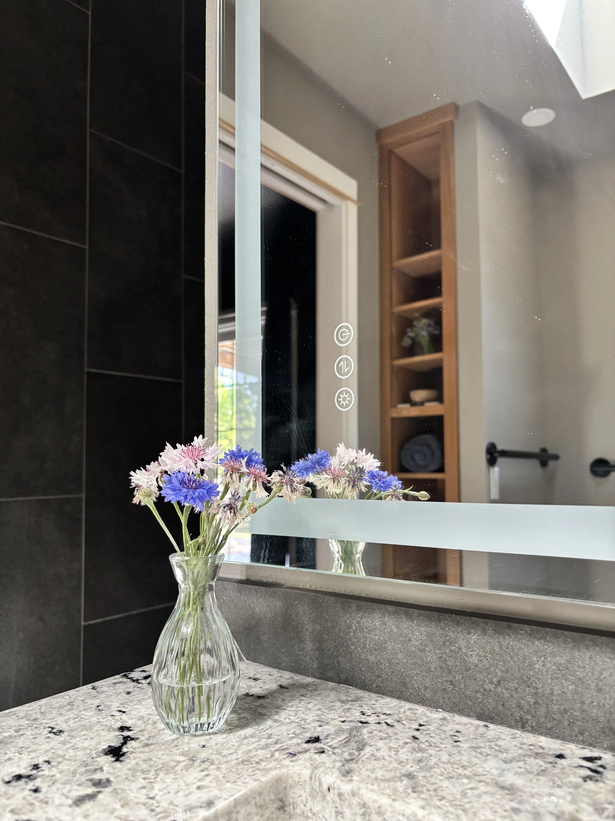 anti-fog LED mirror.jpg