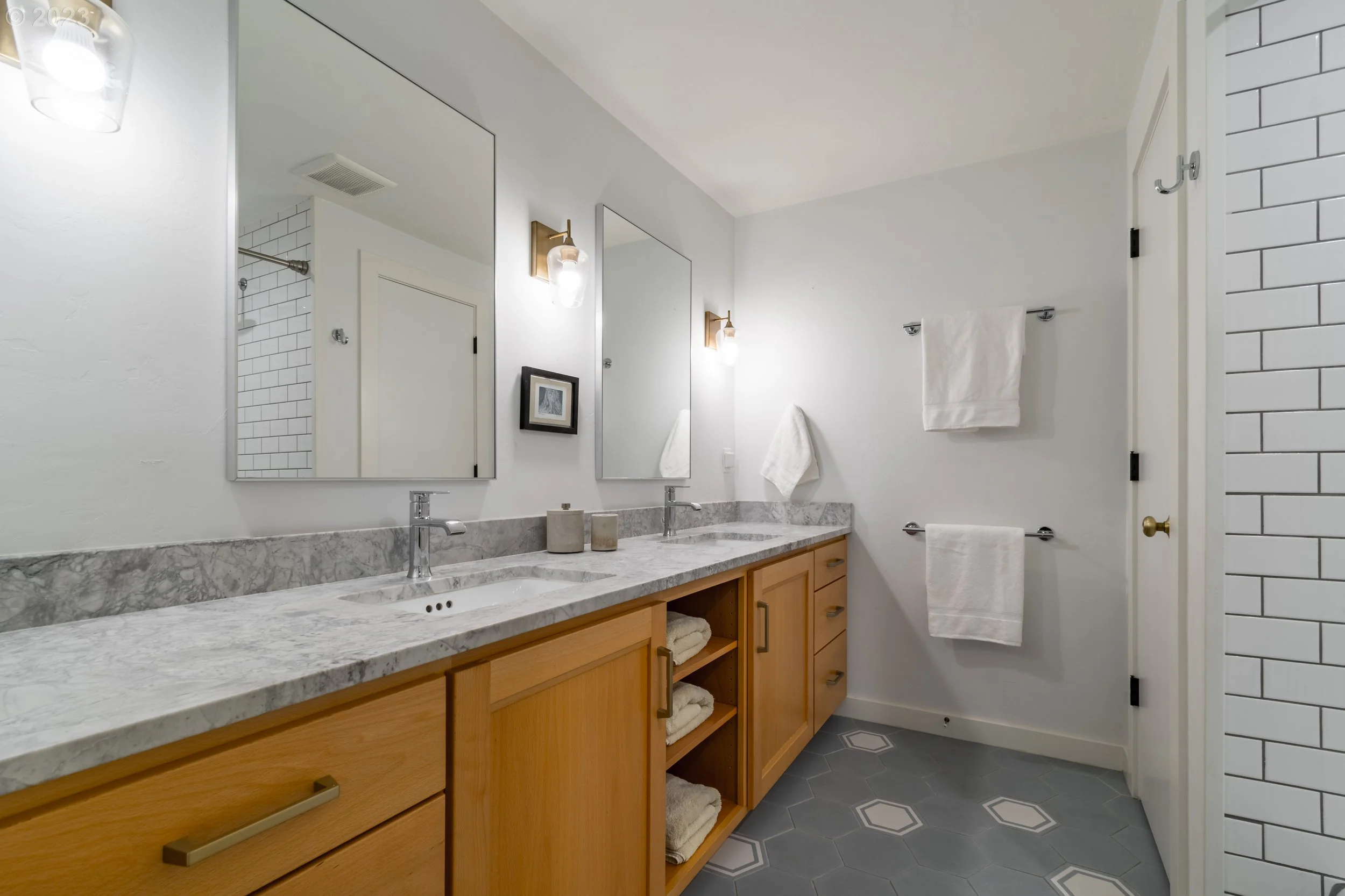 kids bathroom playful.jpg